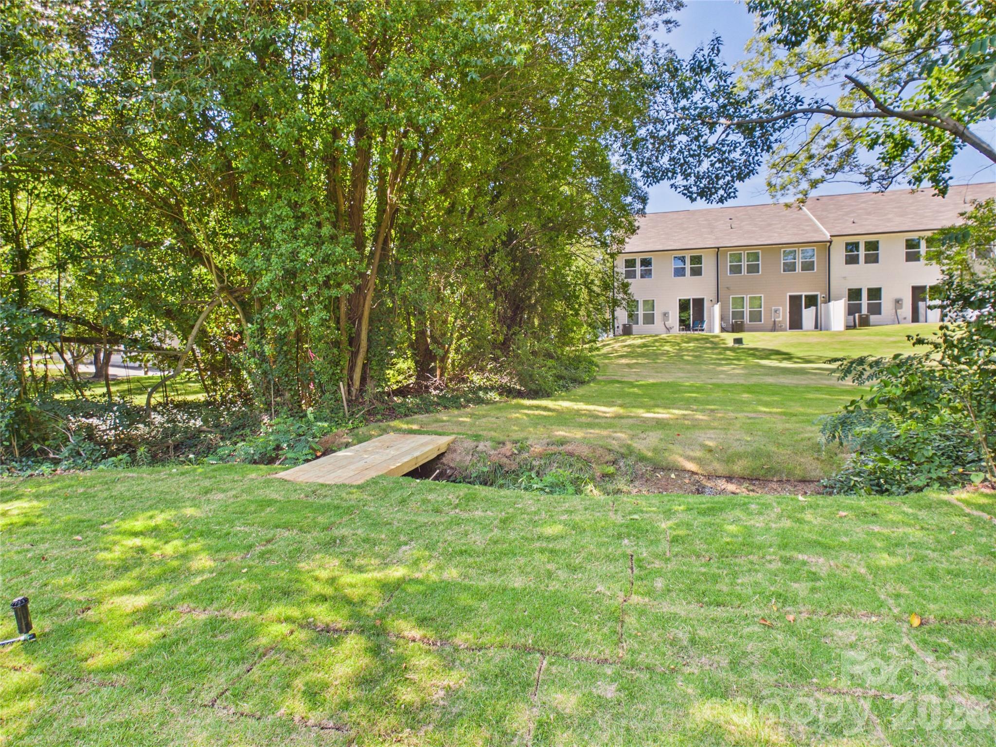 Townhouse at 105 Dilling Street N, Kings Mountain, photo 15 of 29