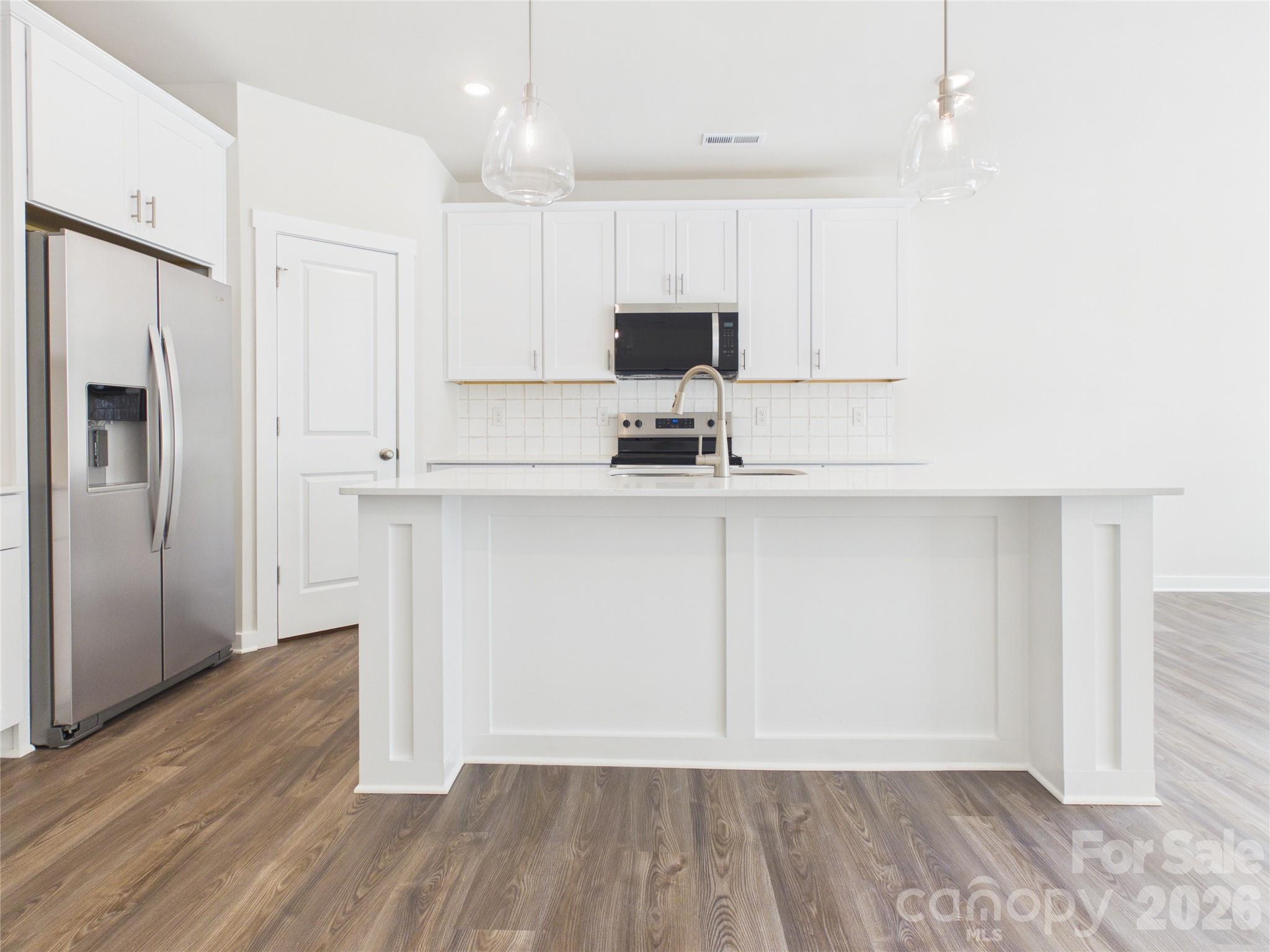 Townhouse at 105 Dilling Street N, Kings Mountain, photo 8 of 29