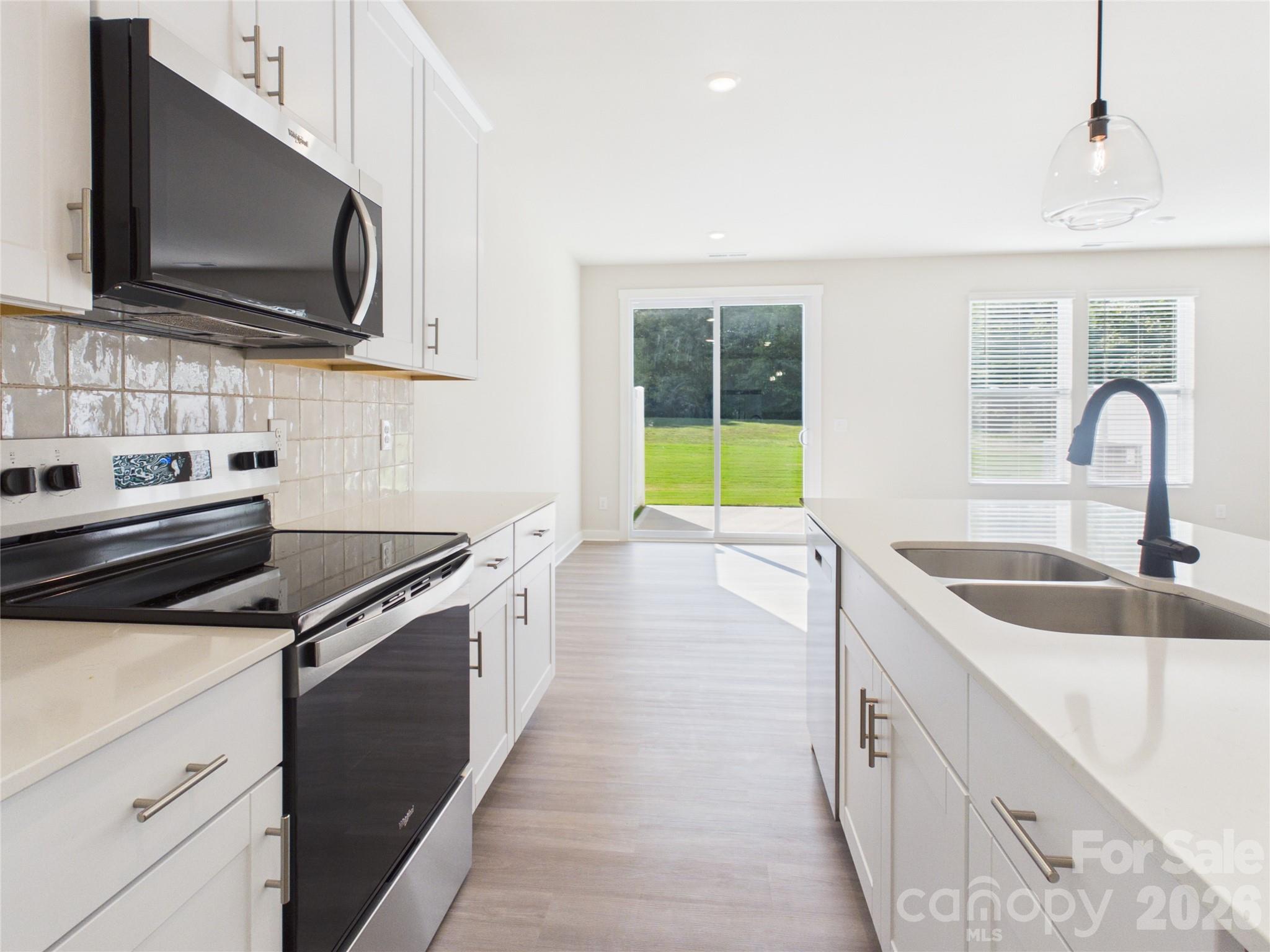 Frigidaire appliances - 105 Dilling Street N, Kings Mountain