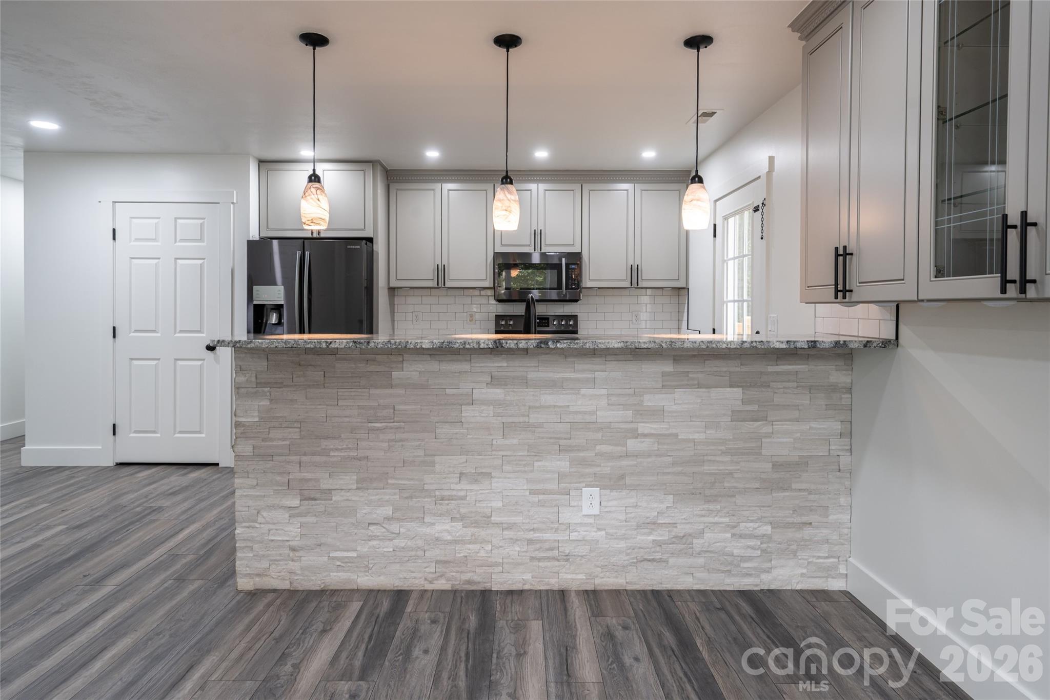 Single Family Residence at 124 Soulshine Court, Asheville, photo 12 of 36