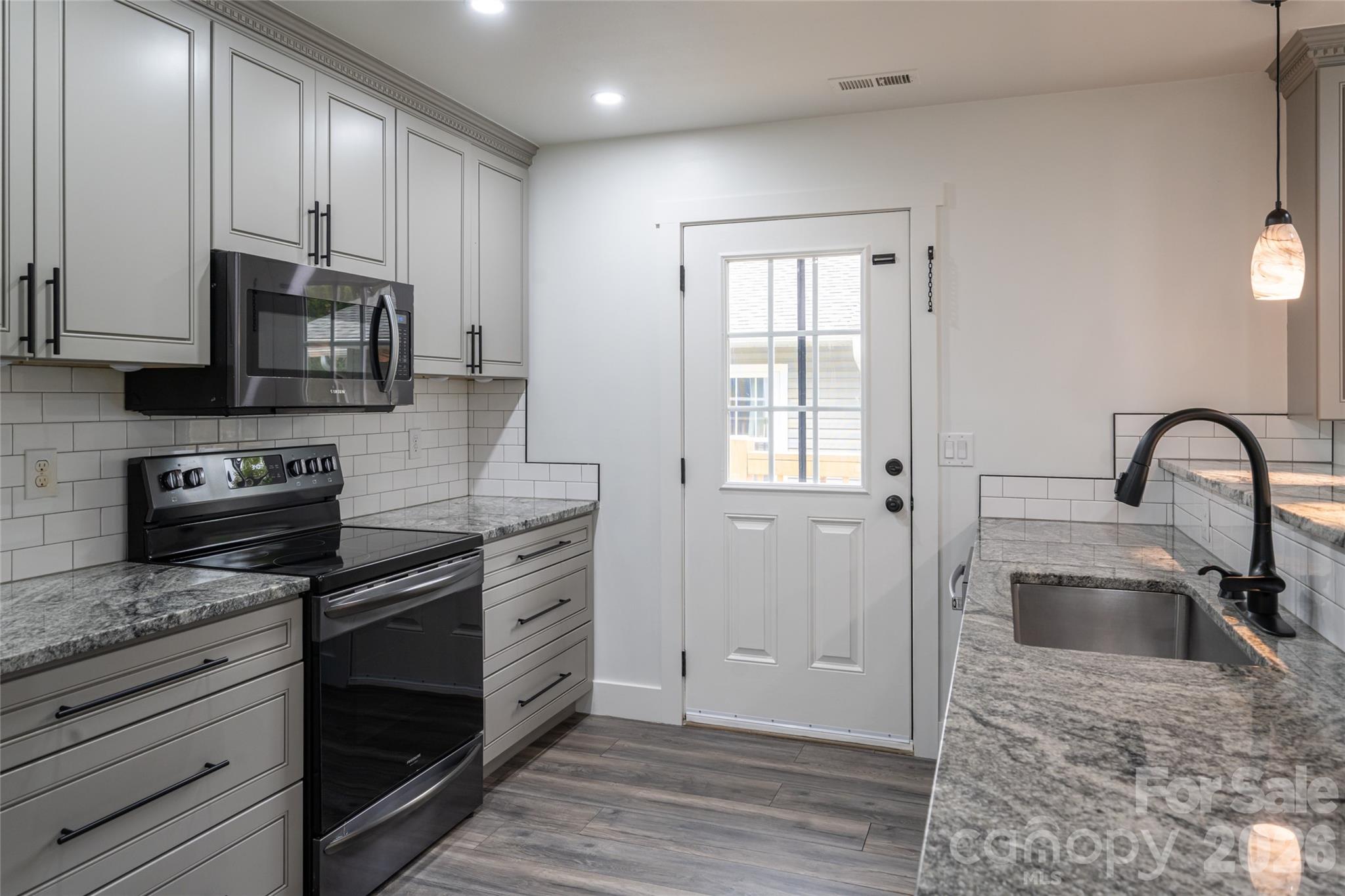 Single Family Residence at 124 Soulshine Court, Asheville, photo 13 of 36