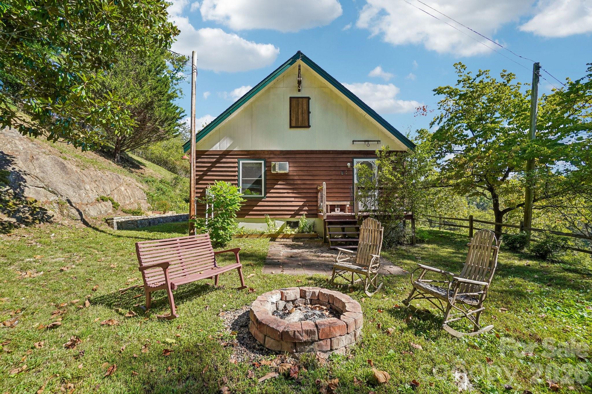 Back/Firepit Area - 49 Ramsey Road, Marshall