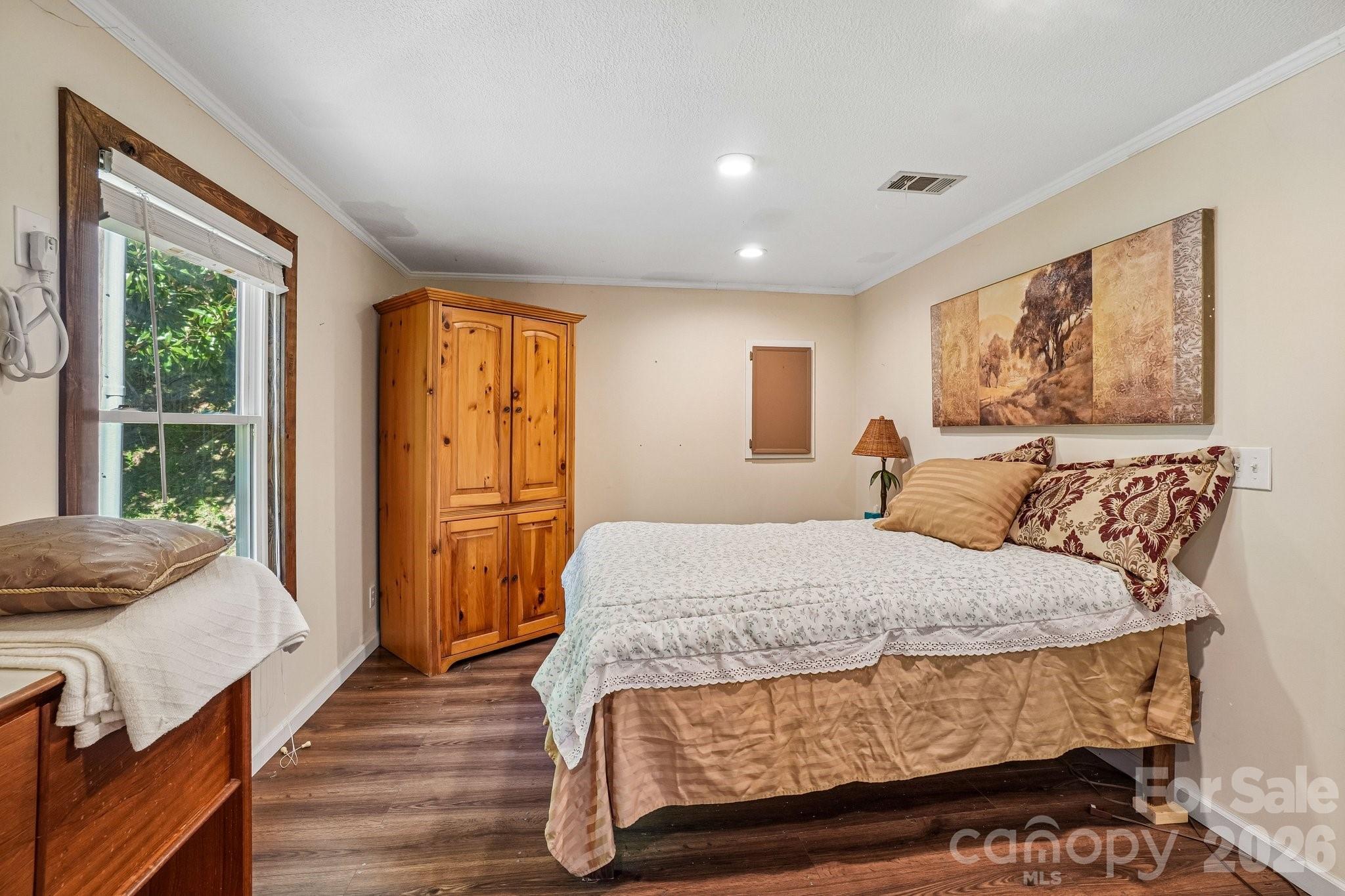 Effeciency Apartment Bedroom - 49 Ramsey Road, Marshall