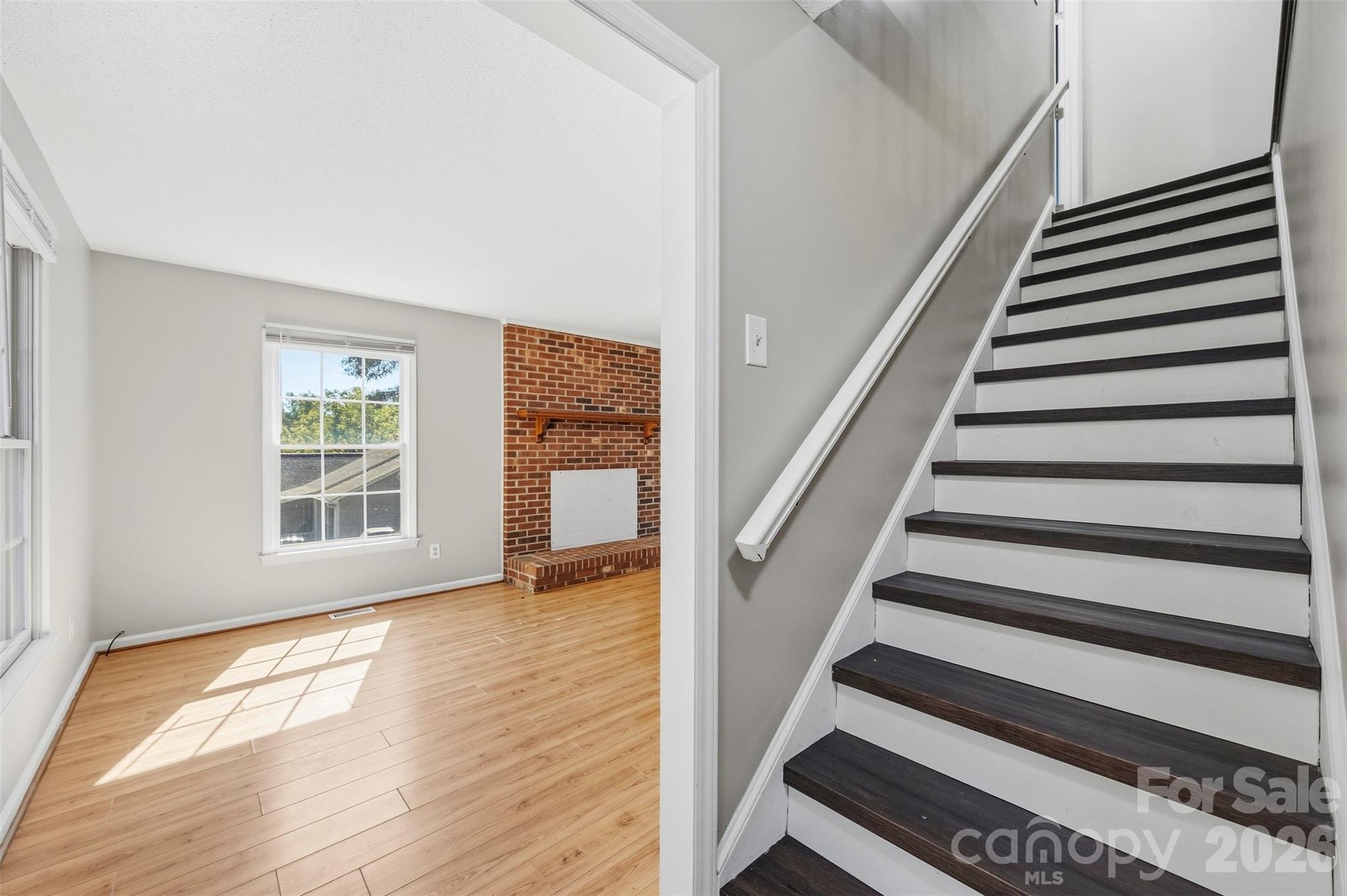 Single Family Residence at 116 Beacon Hills Drive, Gastonia, photo 11 of 26