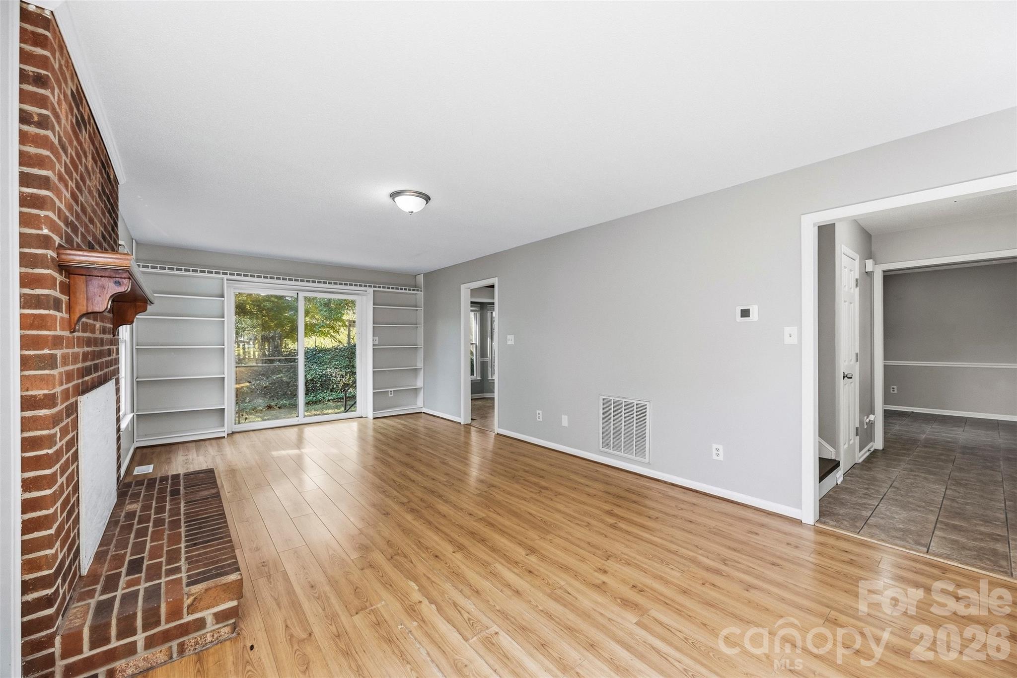 Single Family Residence at 116 Beacon Hills Drive, Gastonia, photo 12 of 26
