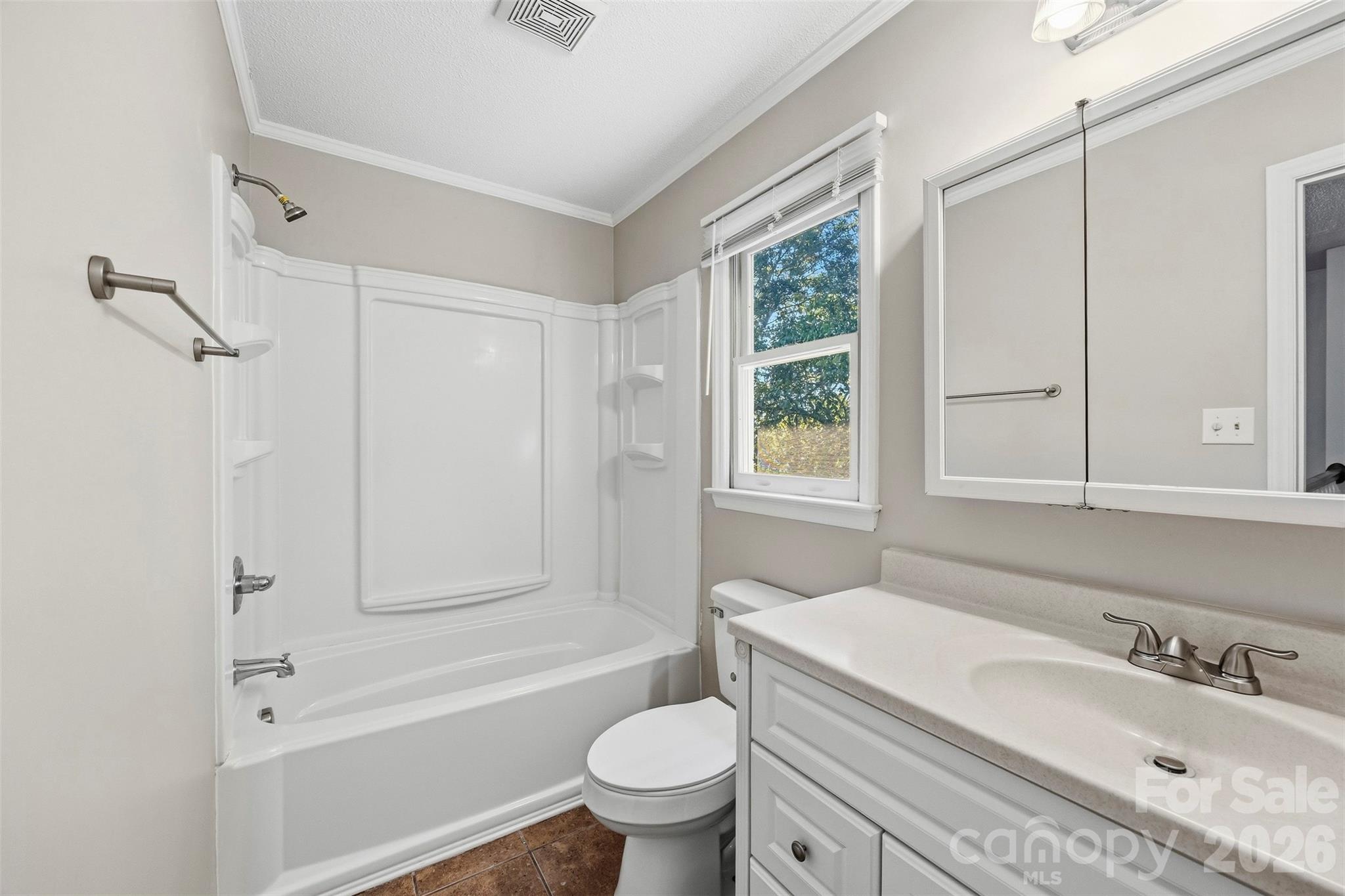 Single Family Residence at 116 Beacon Hills Drive, Gastonia, photo 22 of 26