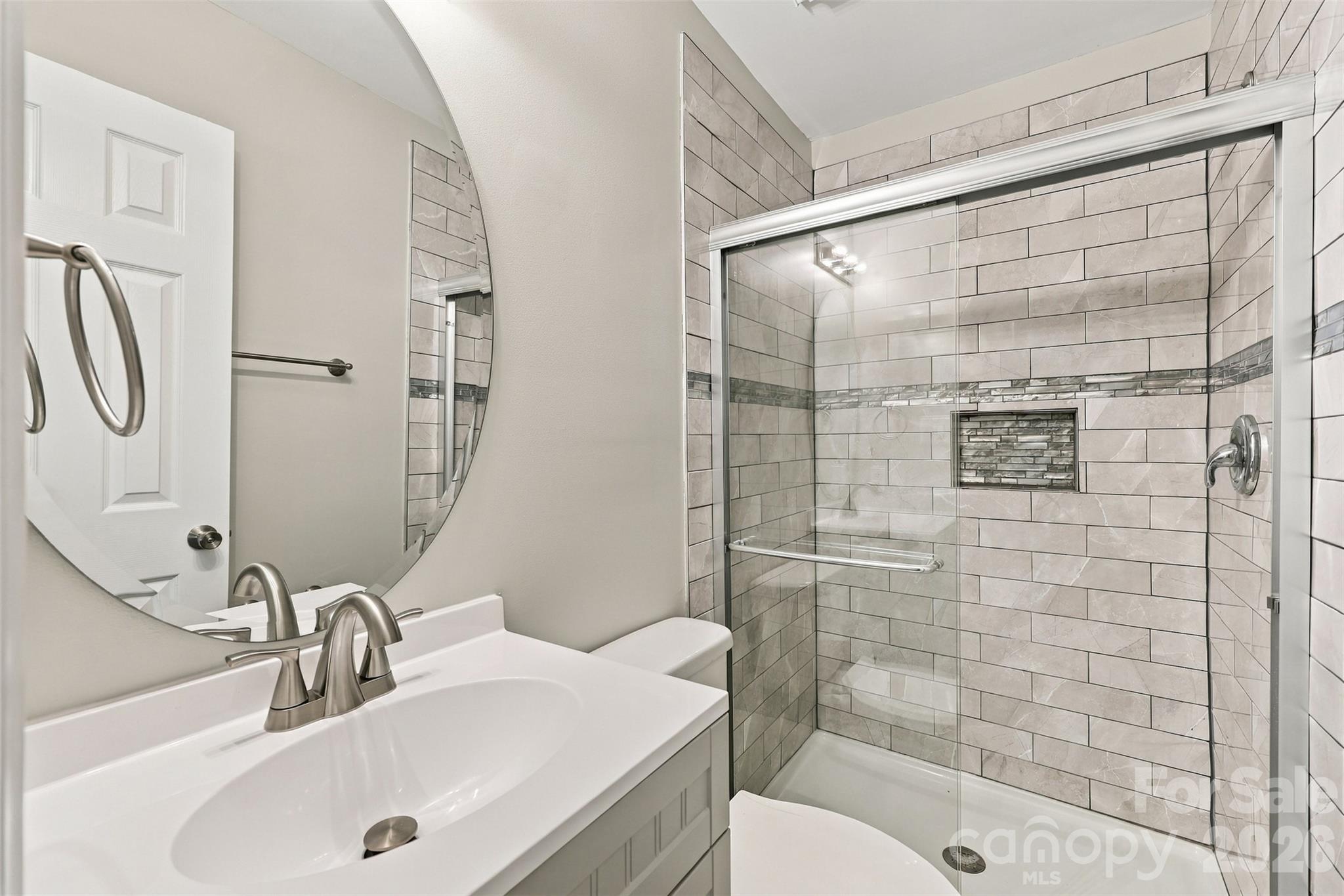 Master bathroom - 2909 Matoka Trail, Matthews