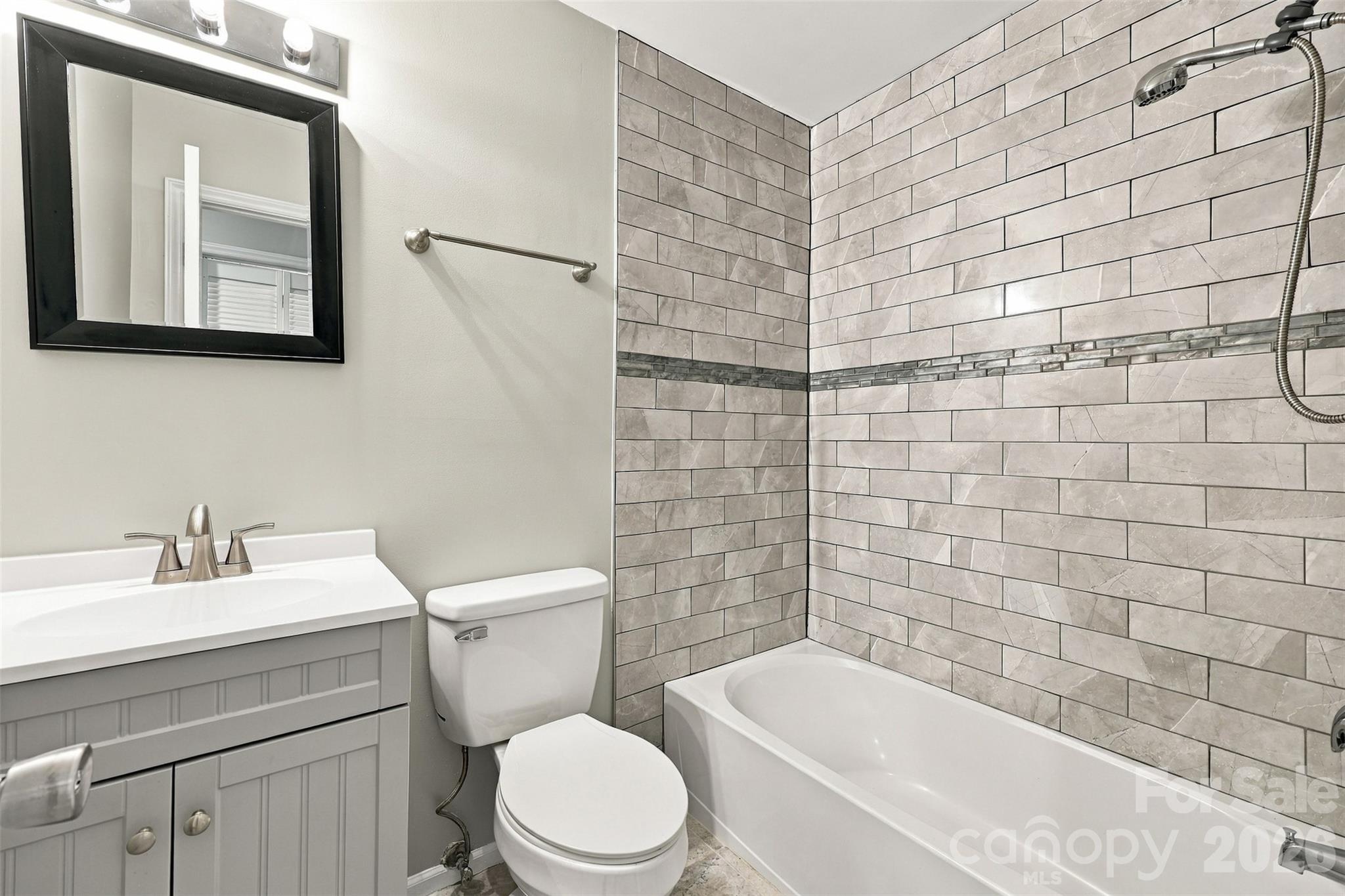 Second full bathroom - 2909 Matoka Trail, Matthews