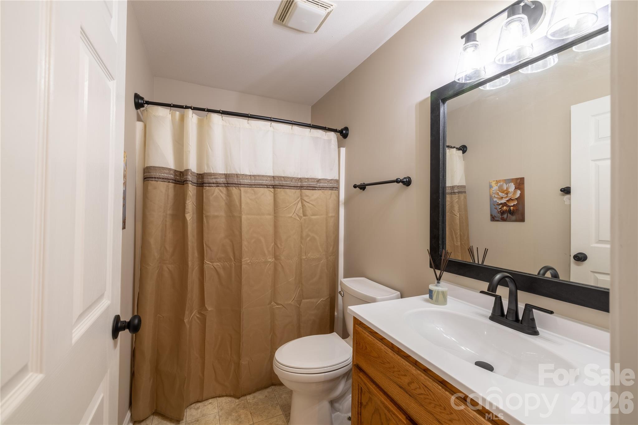 Hall / Second Bathroom - 32802 Austin Road, New London
