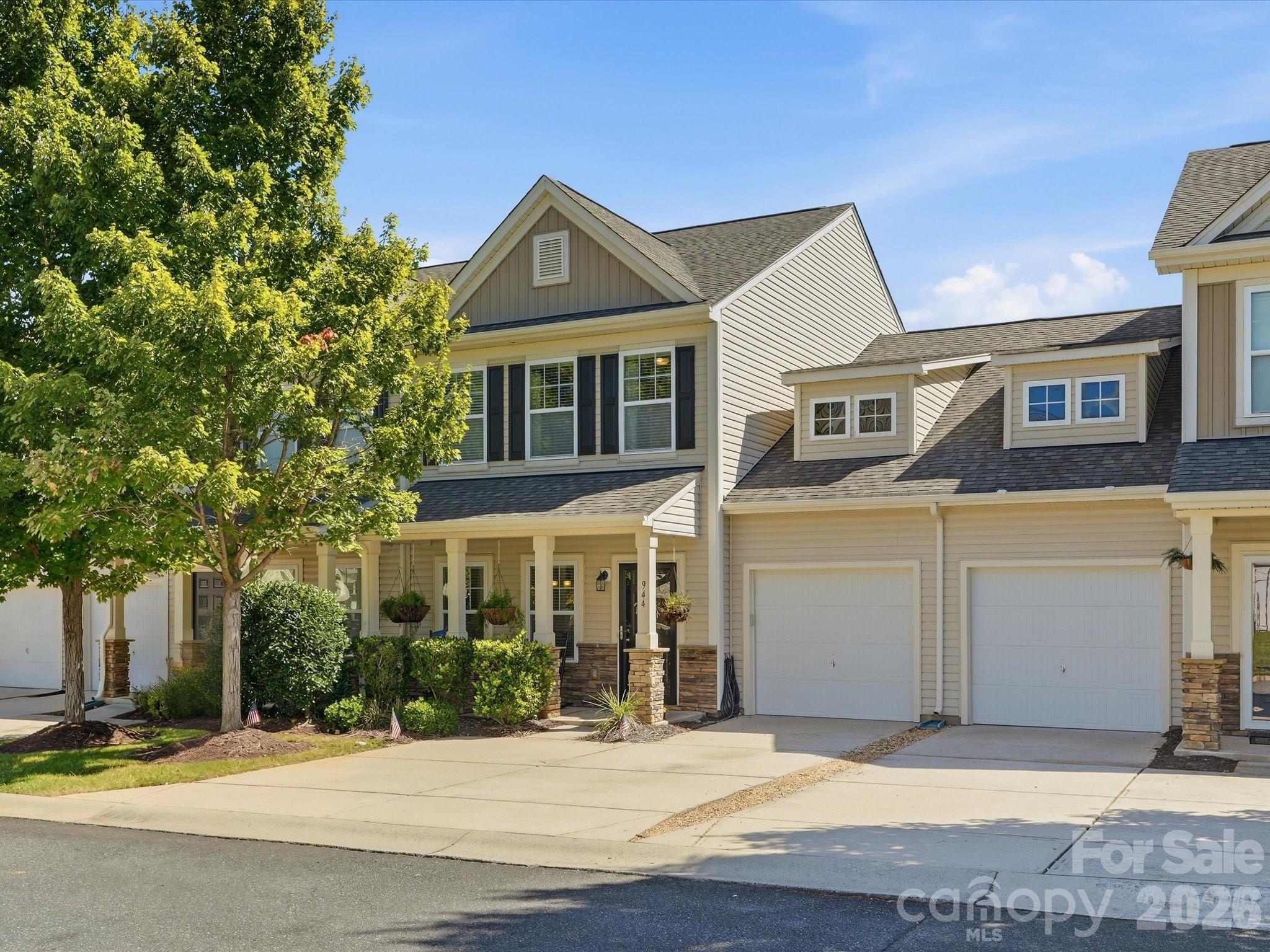 944 Summerlake Drive