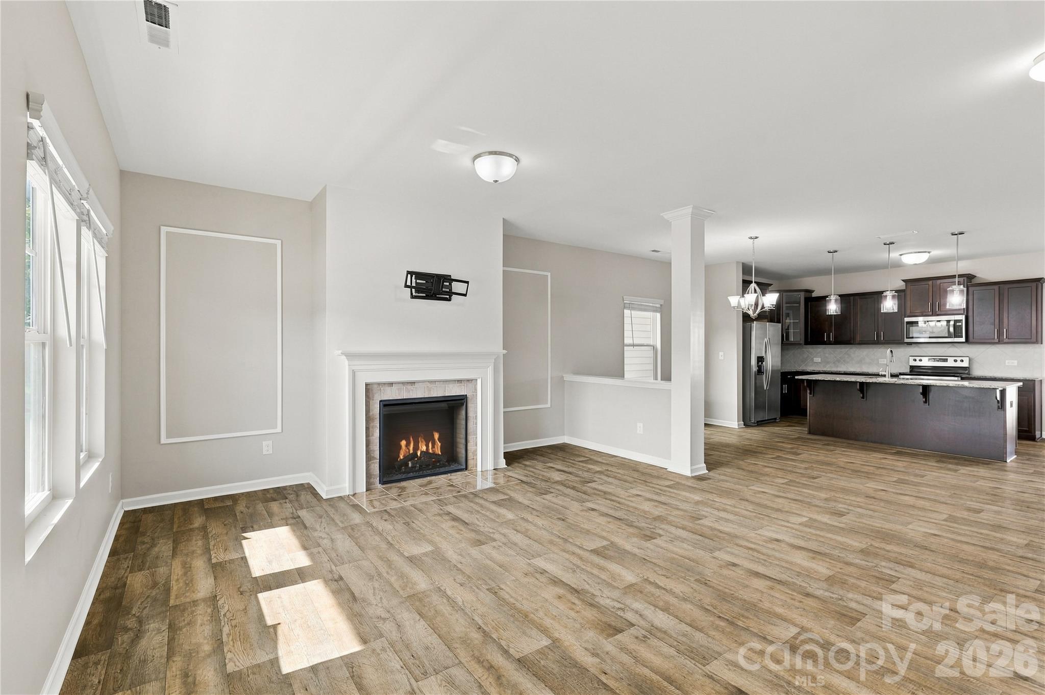 Single Family Residence at 5137 Thomasville Drive, Belmont, photo 5 of 45