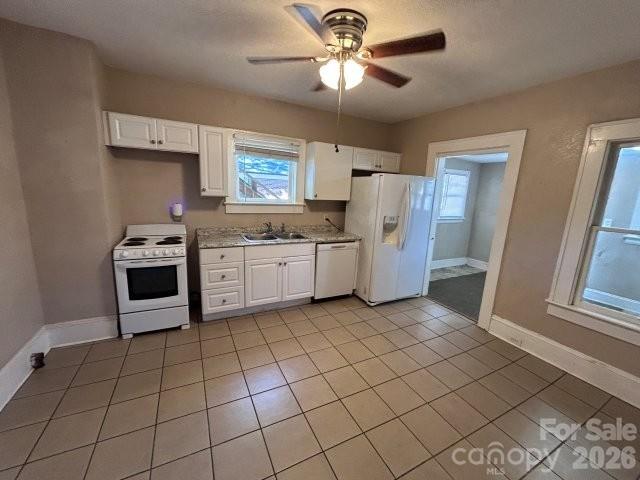 Duplex at 439 2nd Avenue SE, Hickory, photo 2 of 30