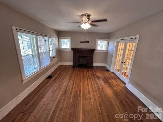 Duplex at 439 2nd Avenue SE, Hickory, photo 4 of 30