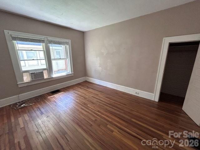 Duplex at 439 2nd Avenue SE, Hickory, photo 11 of 30