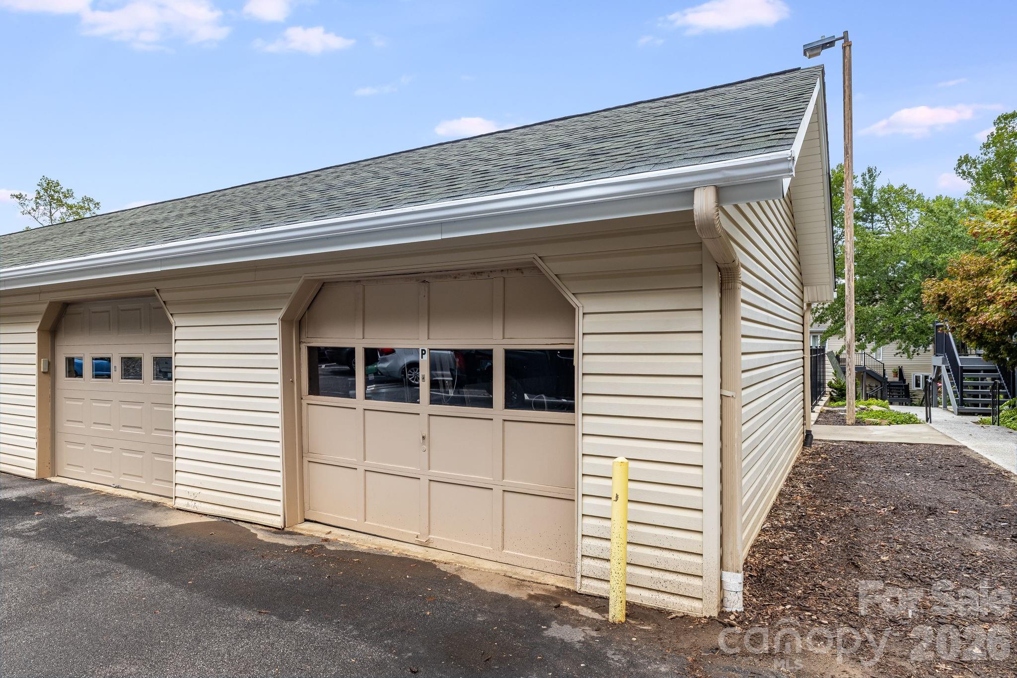 Condominium at 341 Britton Creek Drive, Hendersonville, photo 25 of 41