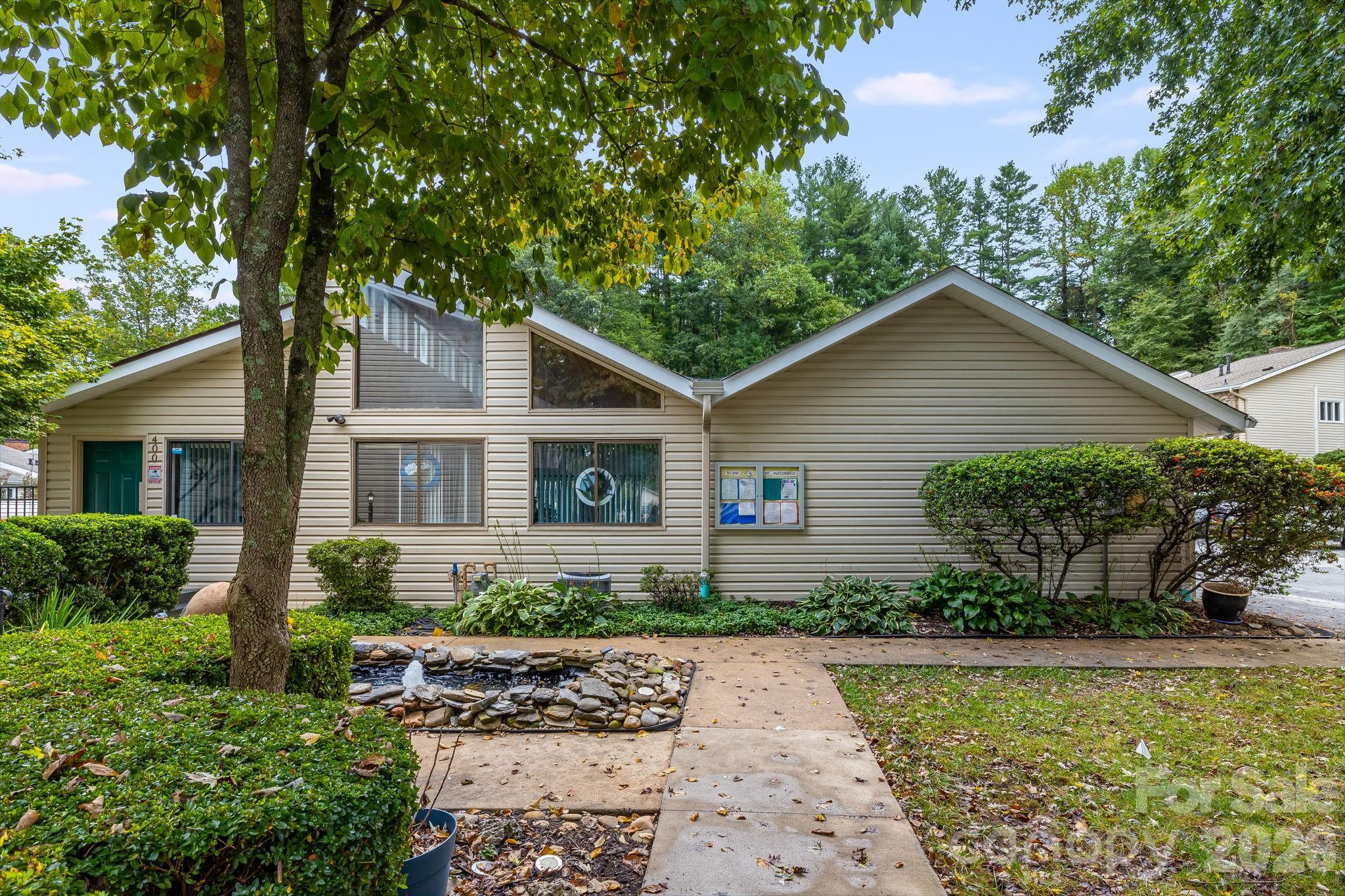 Condominium at 341 Britton Creek Drive, Hendersonville, photo 30 of 41