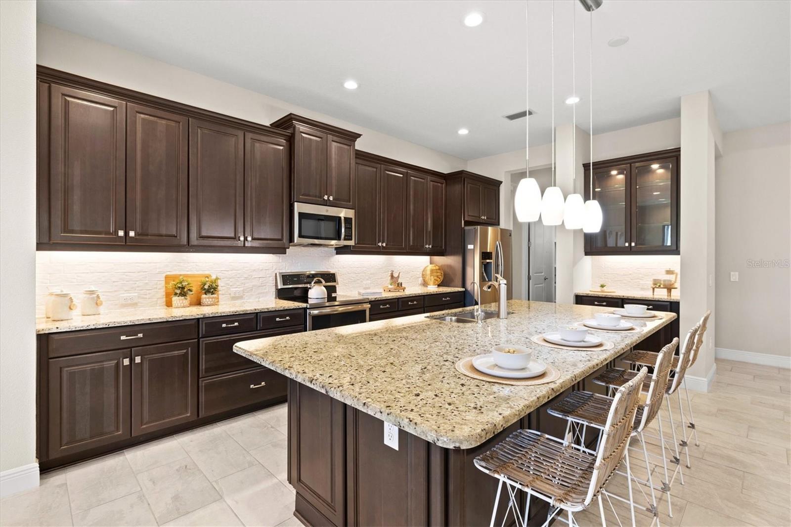 Single Family Residence at 11876 HUNTERS CREEK RD, VENICE, photo 43 of 139