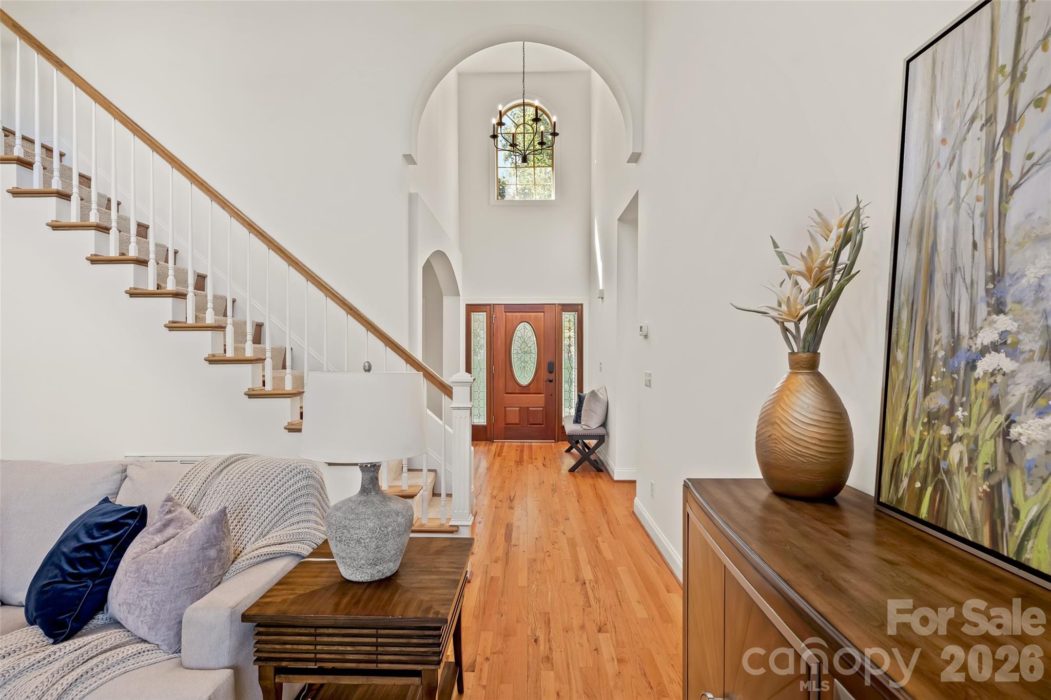 Single Family Residence at 107 Berry Hill Drive, Hendersonville, photo 2 of 32