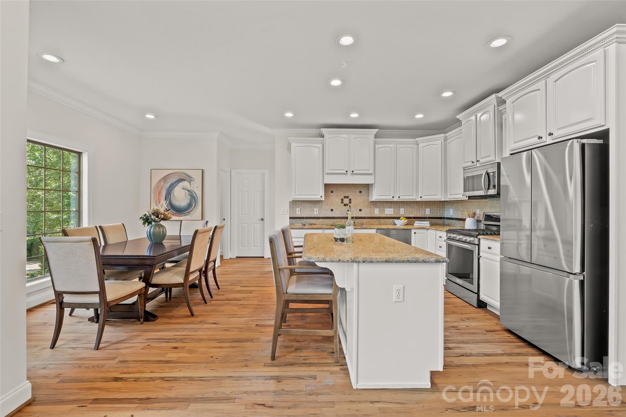 Single Family Residence at 107 Berry Hill Drive, Hendersonville, photo 8 of 32