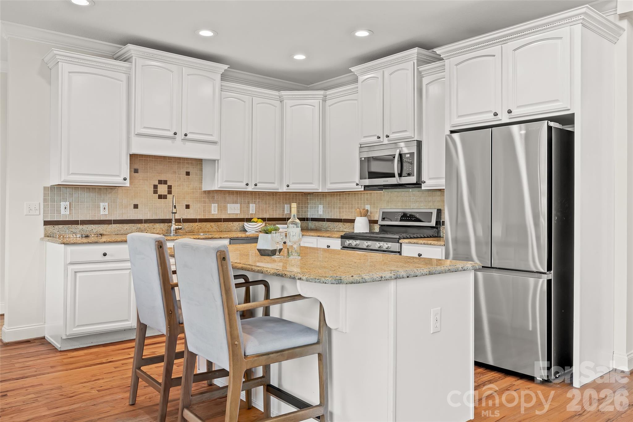 Single Family Residence at 107 Berry Hill Drive, Hendersonville, photo 9 of 32