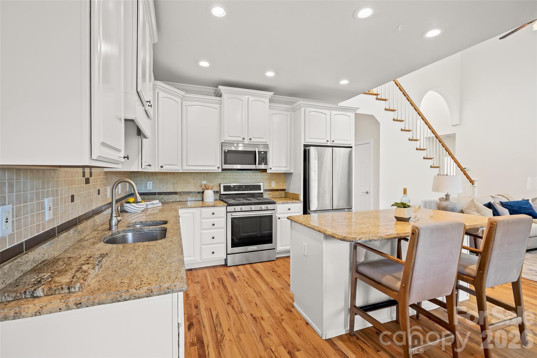 Single Family Residence at 107 Berry Hill Drive, Hendersonville, photo 11 of 32