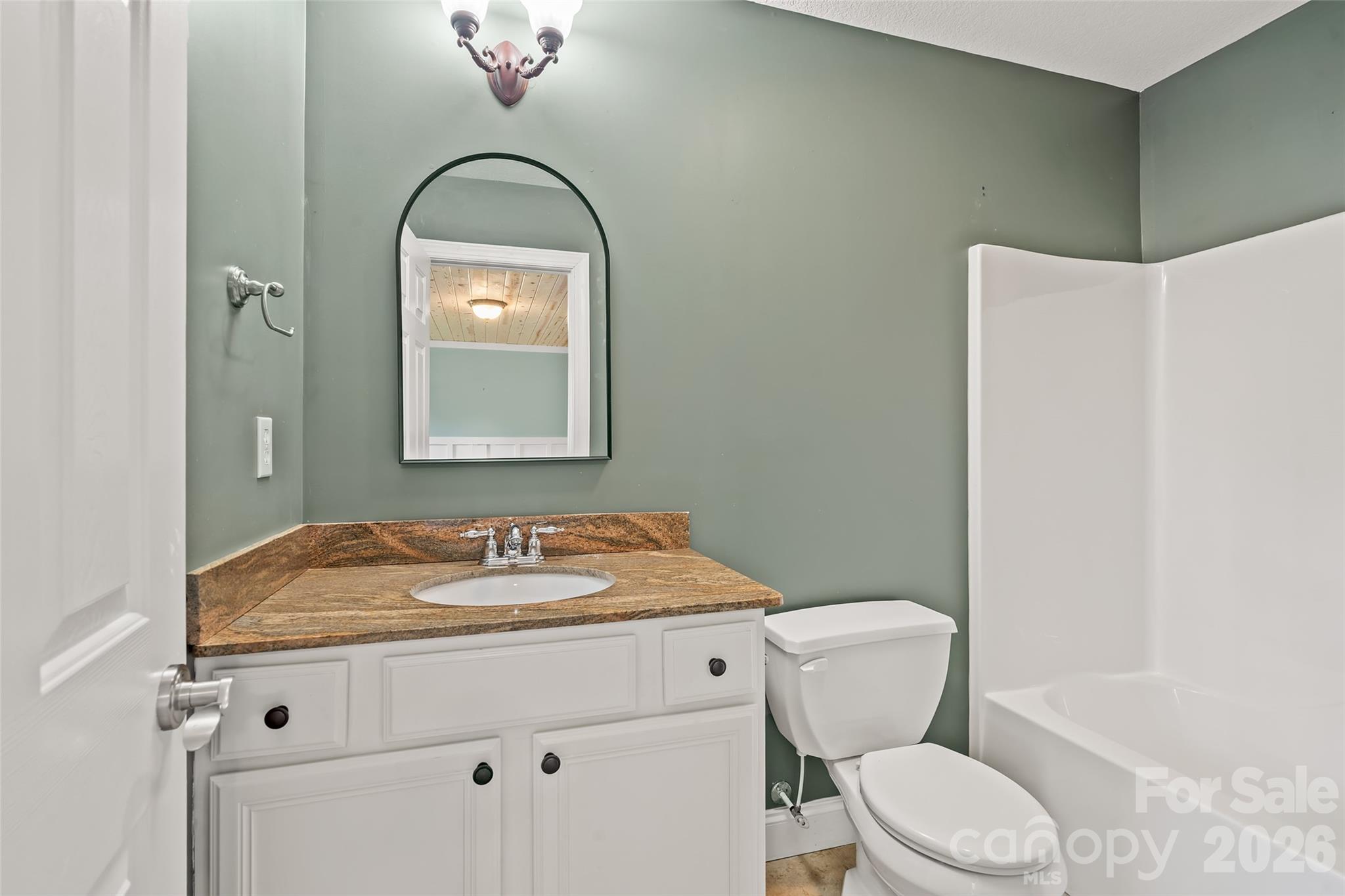 Single Family Residence at 107 Berry Hill Drive, Hendersonville, photo 18 of 32