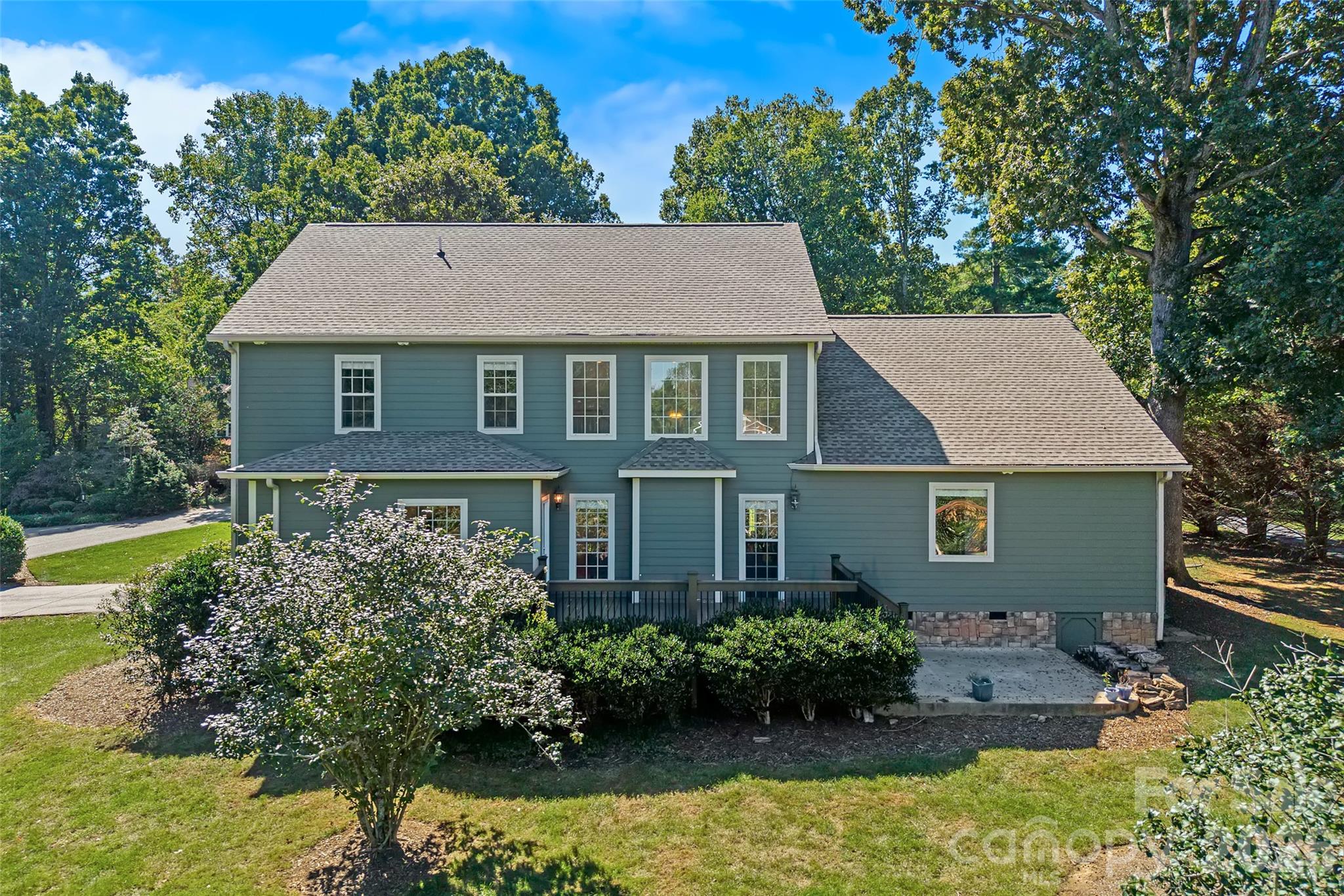 Single Family Residence at 107 Berry Hill Drive, Hendersonville, photo 28 of 32