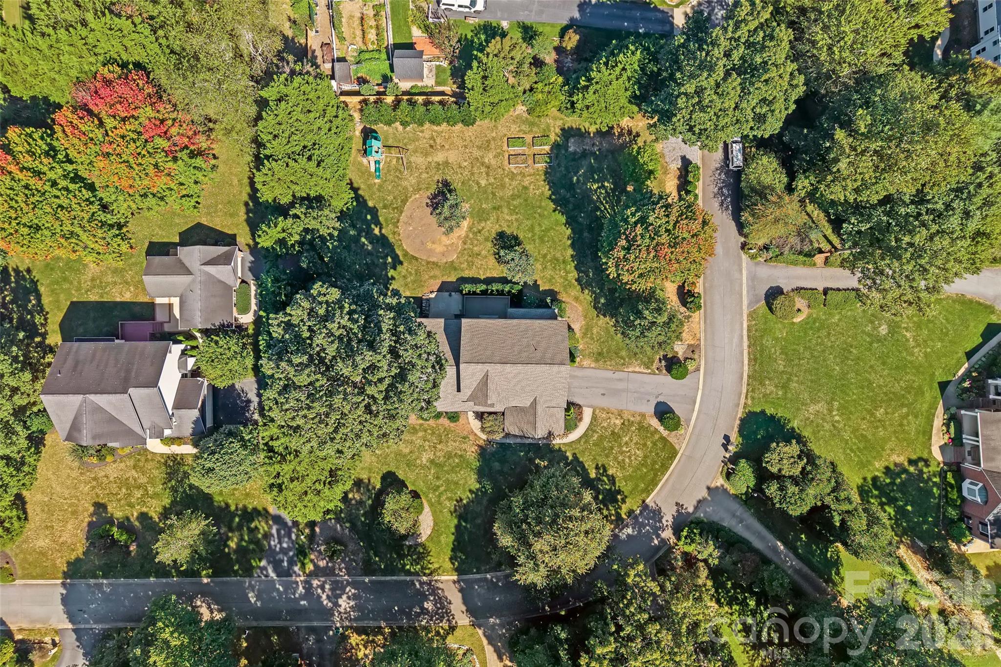 Single Family Residence at 107 Berry Hill Drive, Hendersonville, photo 32 of 32