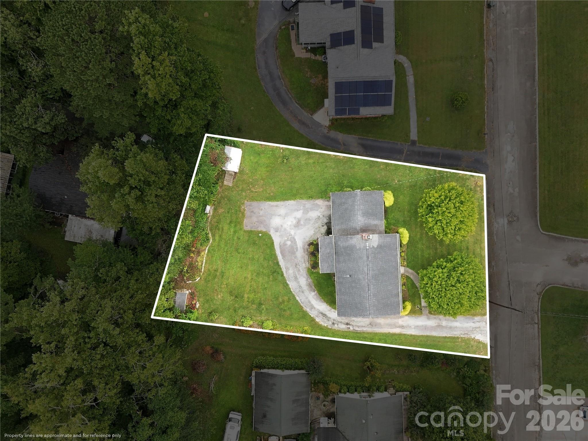 Single Family Residence at 1641 Camelot Drive, Hendersonville, photo 4 of 35