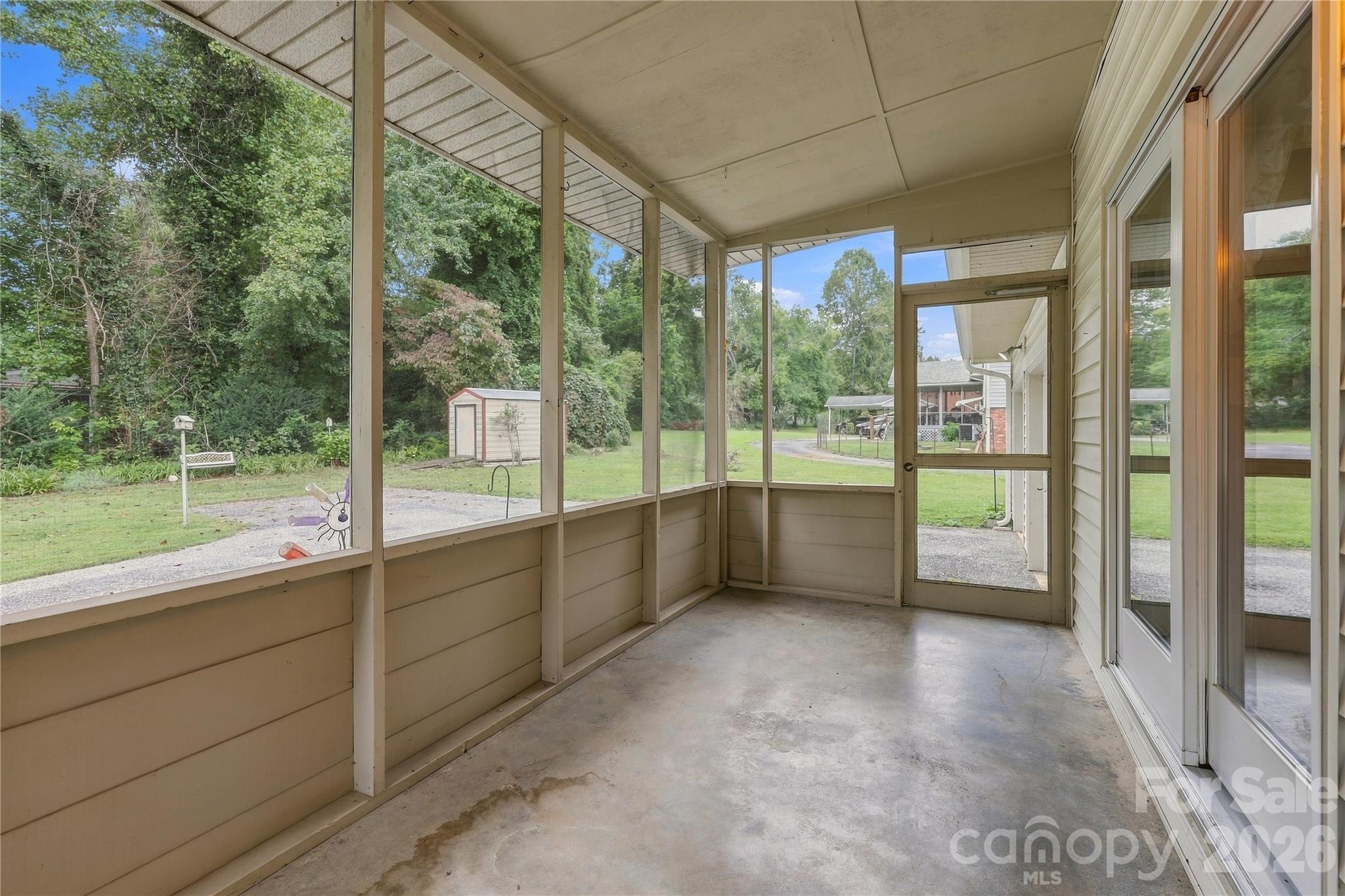 Single Family Residence at 1641 Camelot Drive, Hendersonville, photo 18 of 35