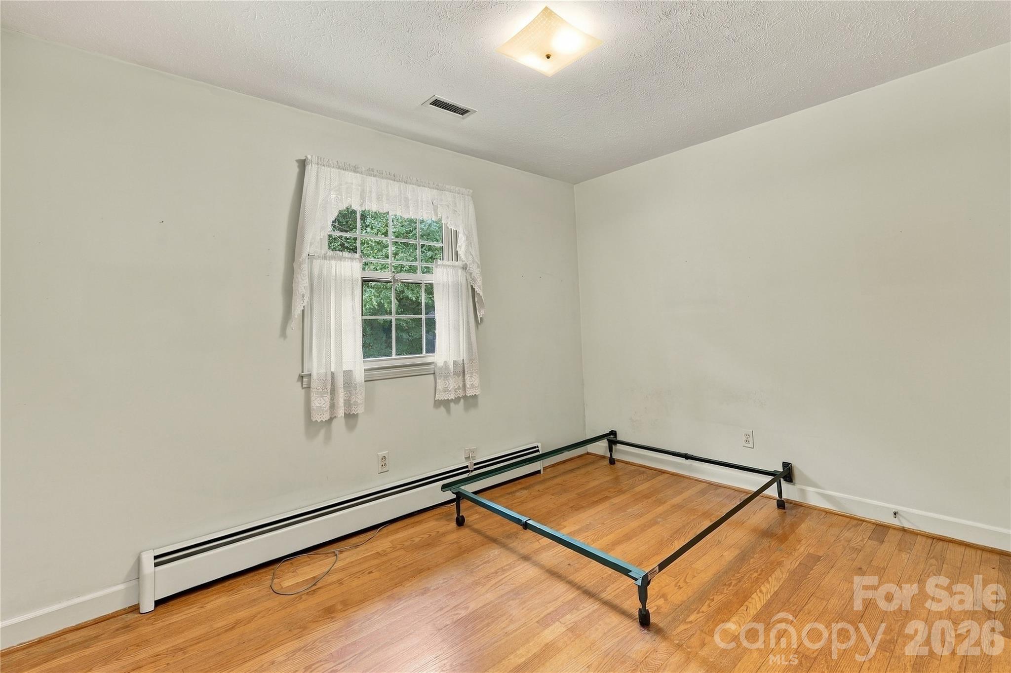 Single Family Residence at 1641 Camelot Drive, Hendersonville, photo 30 of 35