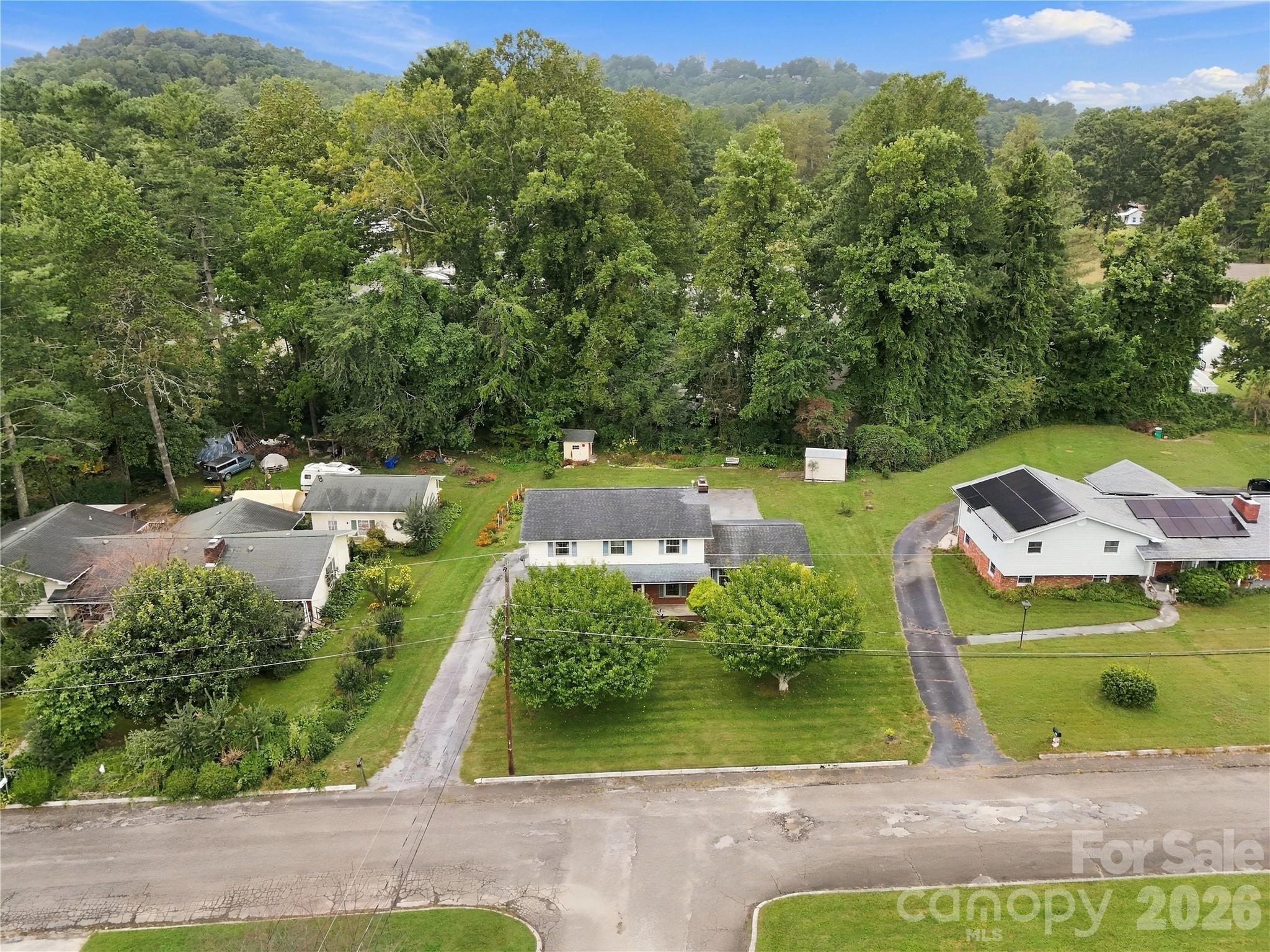 Single Family Residence at 1641 Camelot Drive, Hendersonville, photo 34 of 35