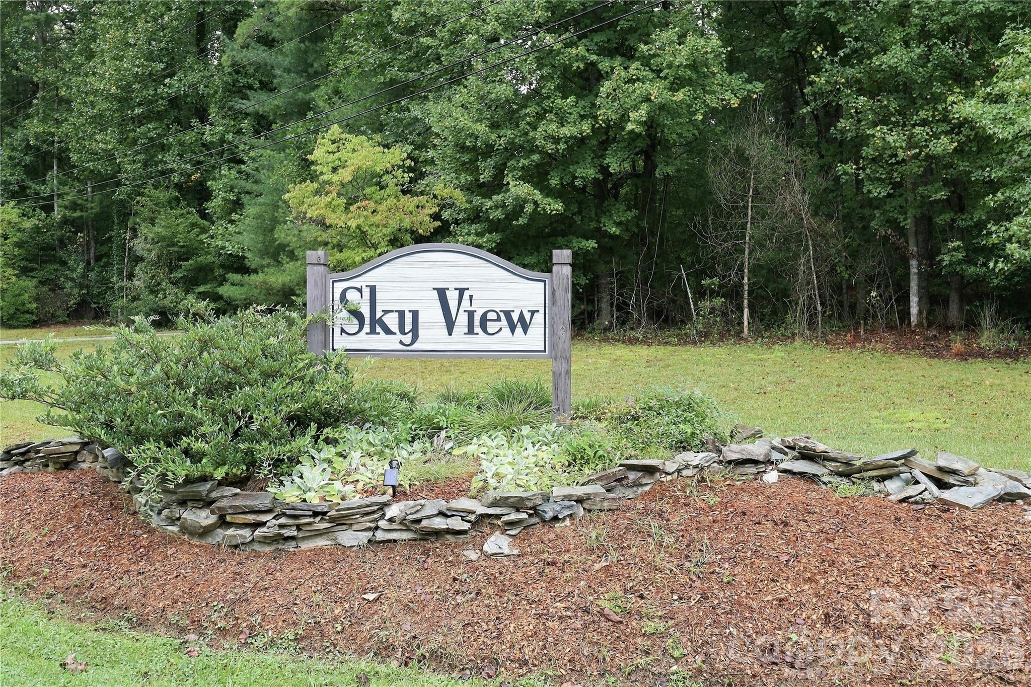 Single Family Residence at 75 Crosswick Lane, Hendersonville, photo 2 of 39