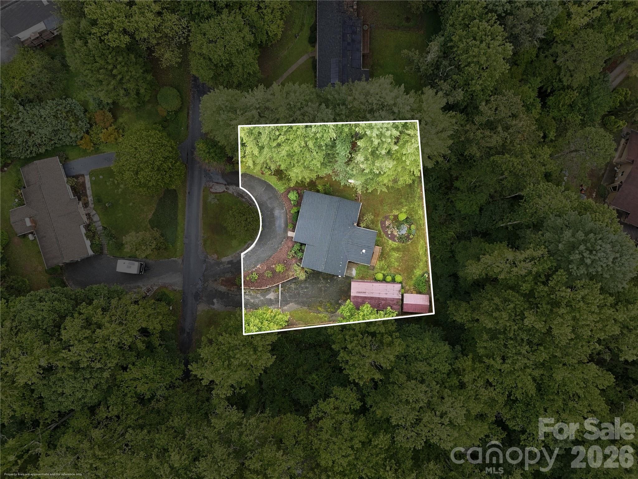Single Family Residence at 75 Crosswick Lane, Hendersonville, photo 3 of 39