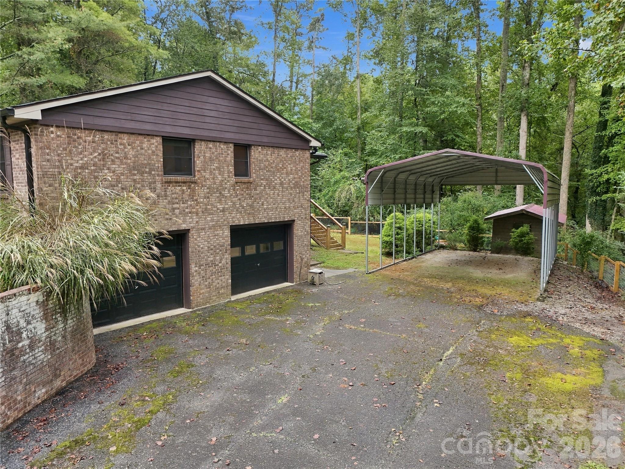 Single Family Residence at 75 Crosswick Lane, Hendersonville, photo 7 of 39