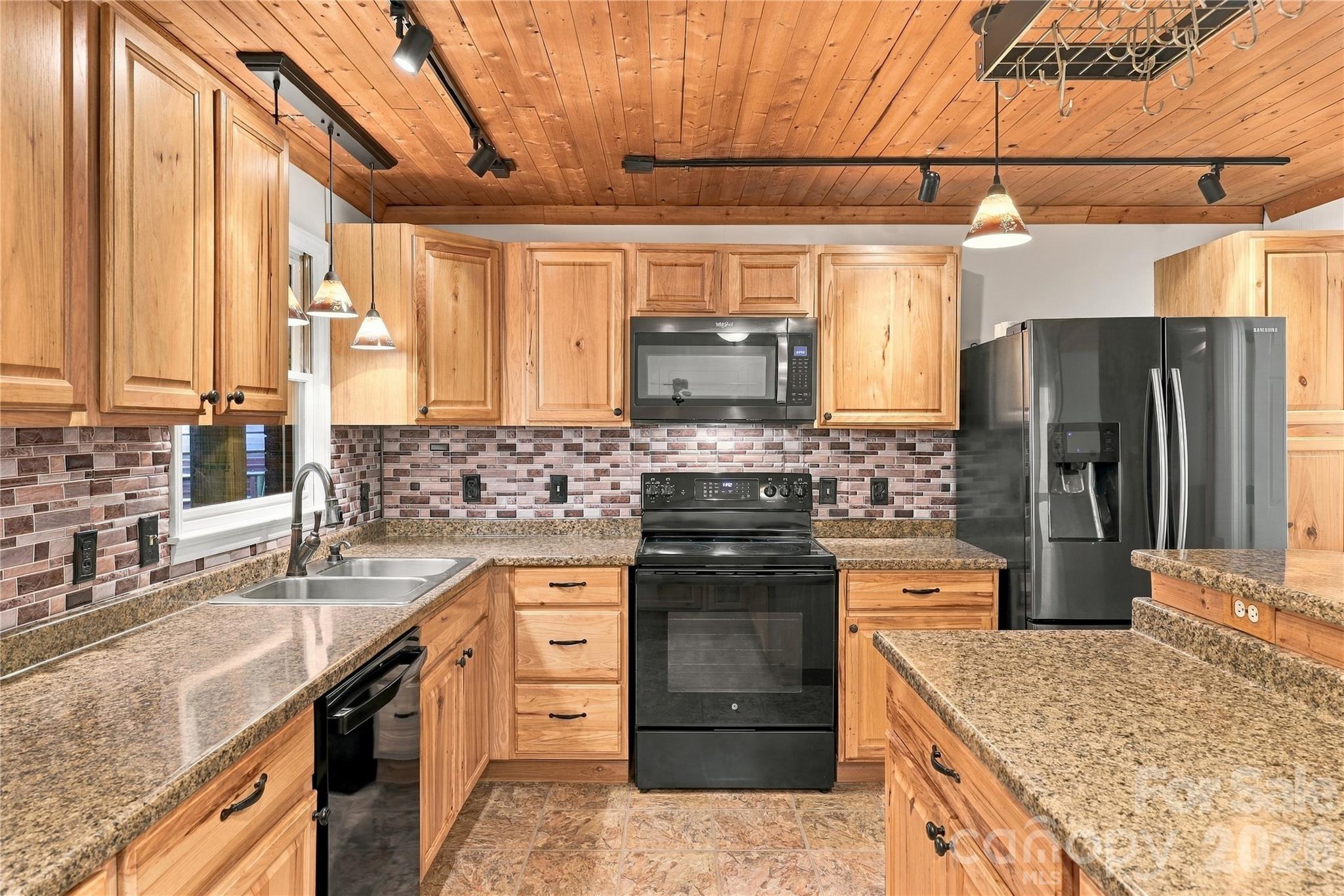 Kitchen - - 75 Crosswick Lane, Hendersonville