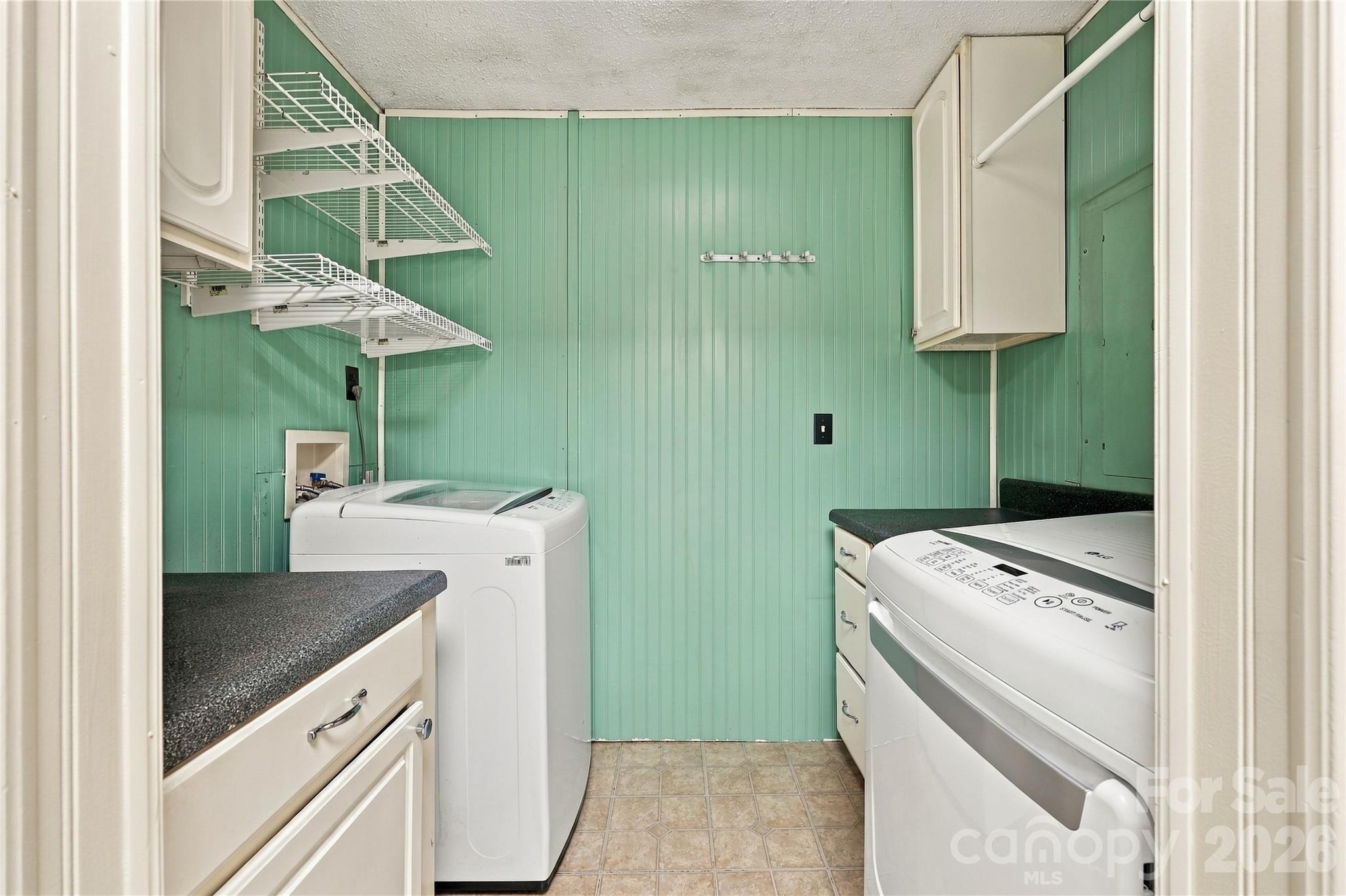 Laundry - - 75 Crosswick Lane, Hendersonville
