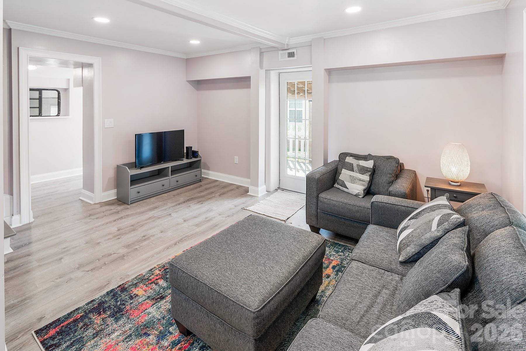 Single Family Residence at 109 Julia Avenue, Belmont, photo 11 of 21