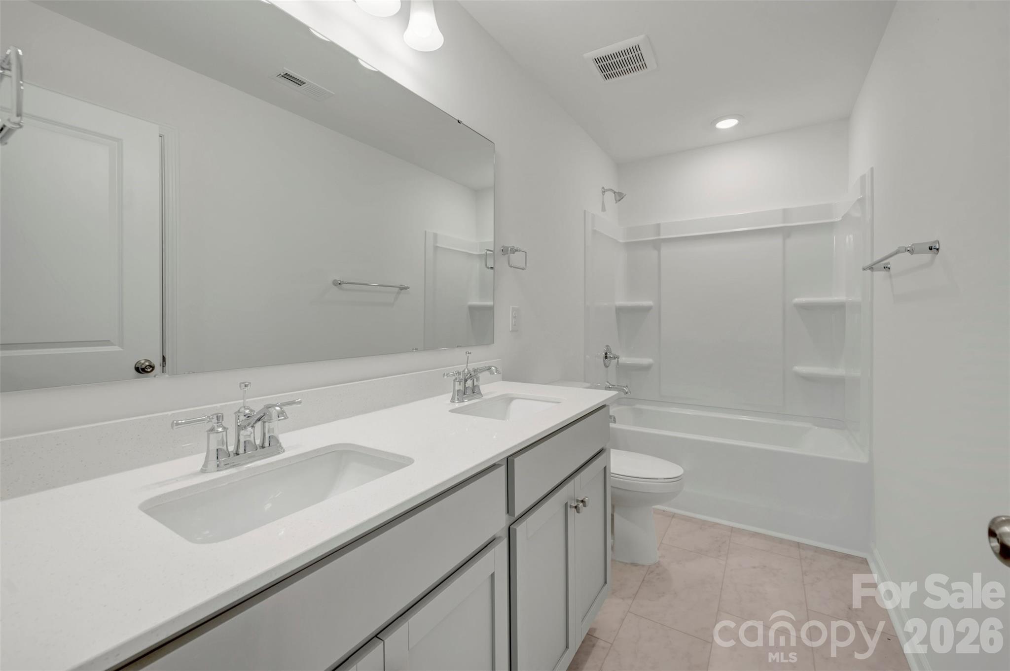 Secondary bathroom - 1410 Bucknell Street, Wingate
