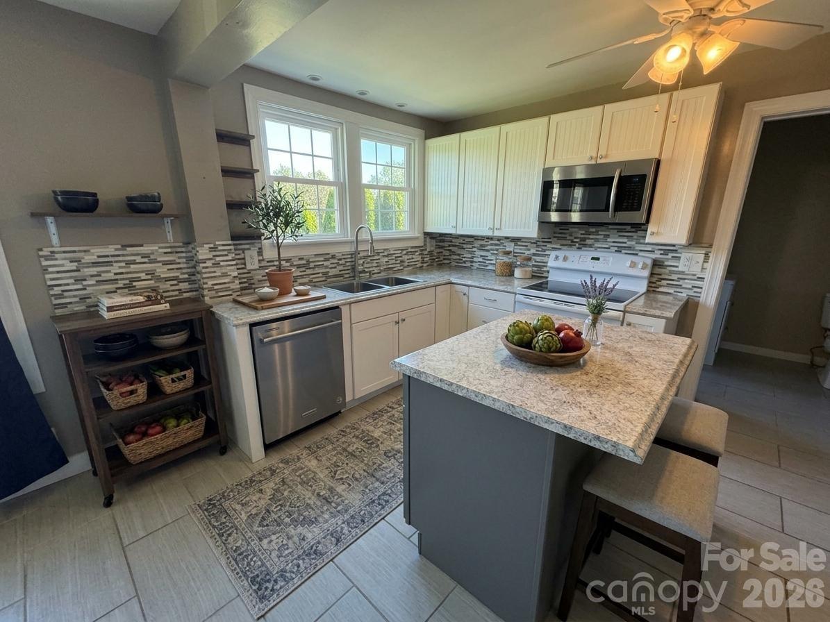 Visually staged - 405 Jug Wilson Street, Morganton