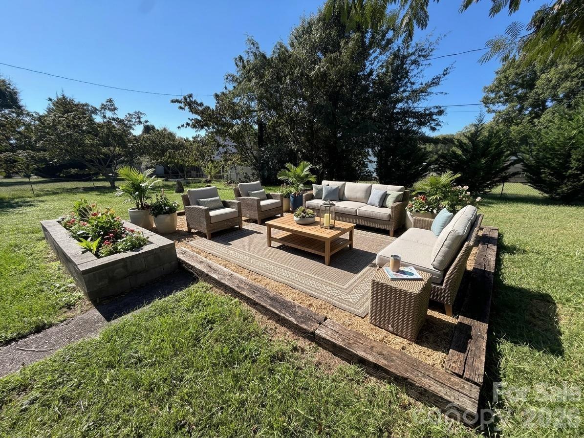 Visually Staged - 405 Jug Wilson Street, Morganton
