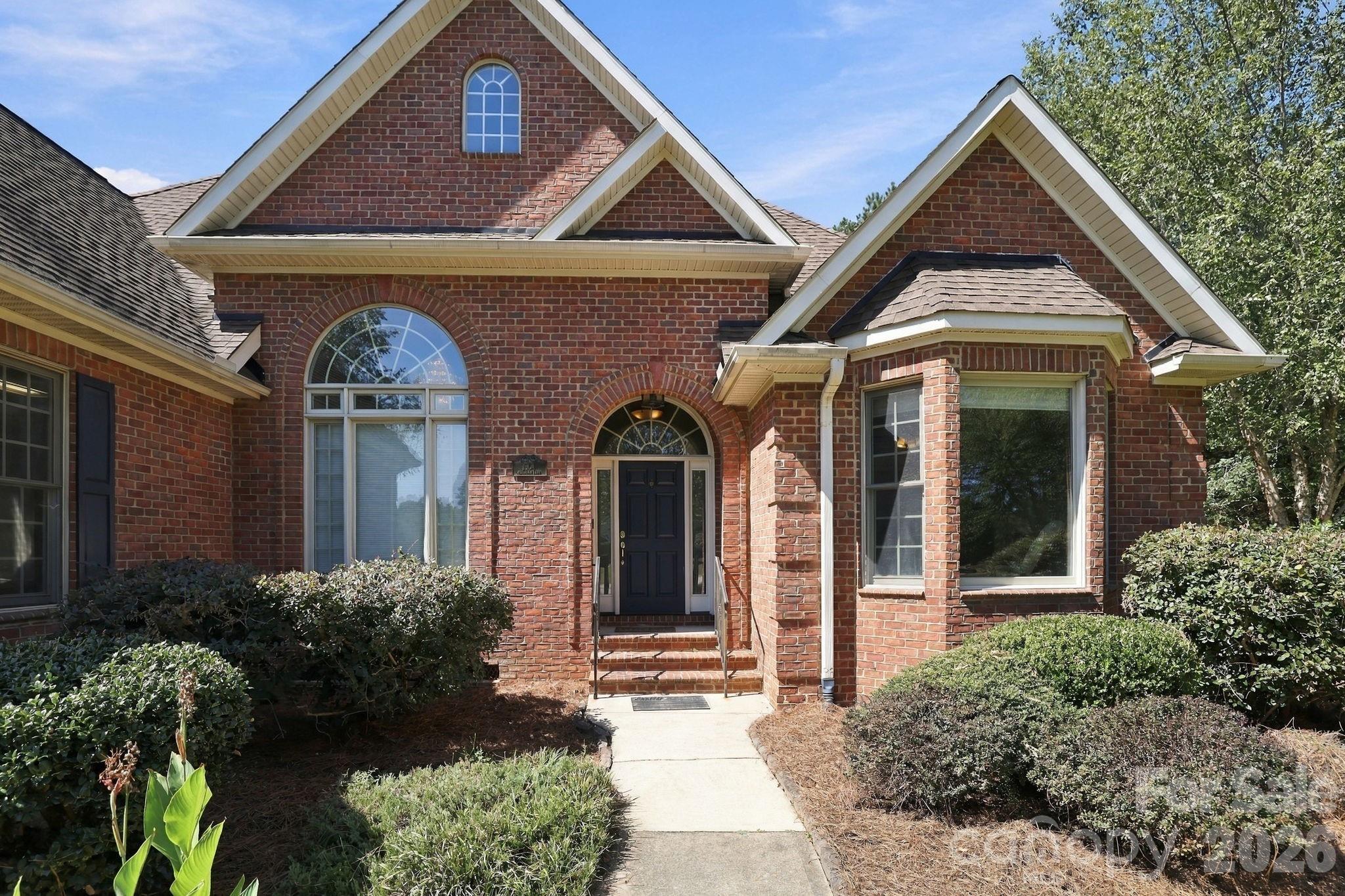 Single Family Residence at 1304 Glenview Lane, Rock Hill, photo 2 of 48