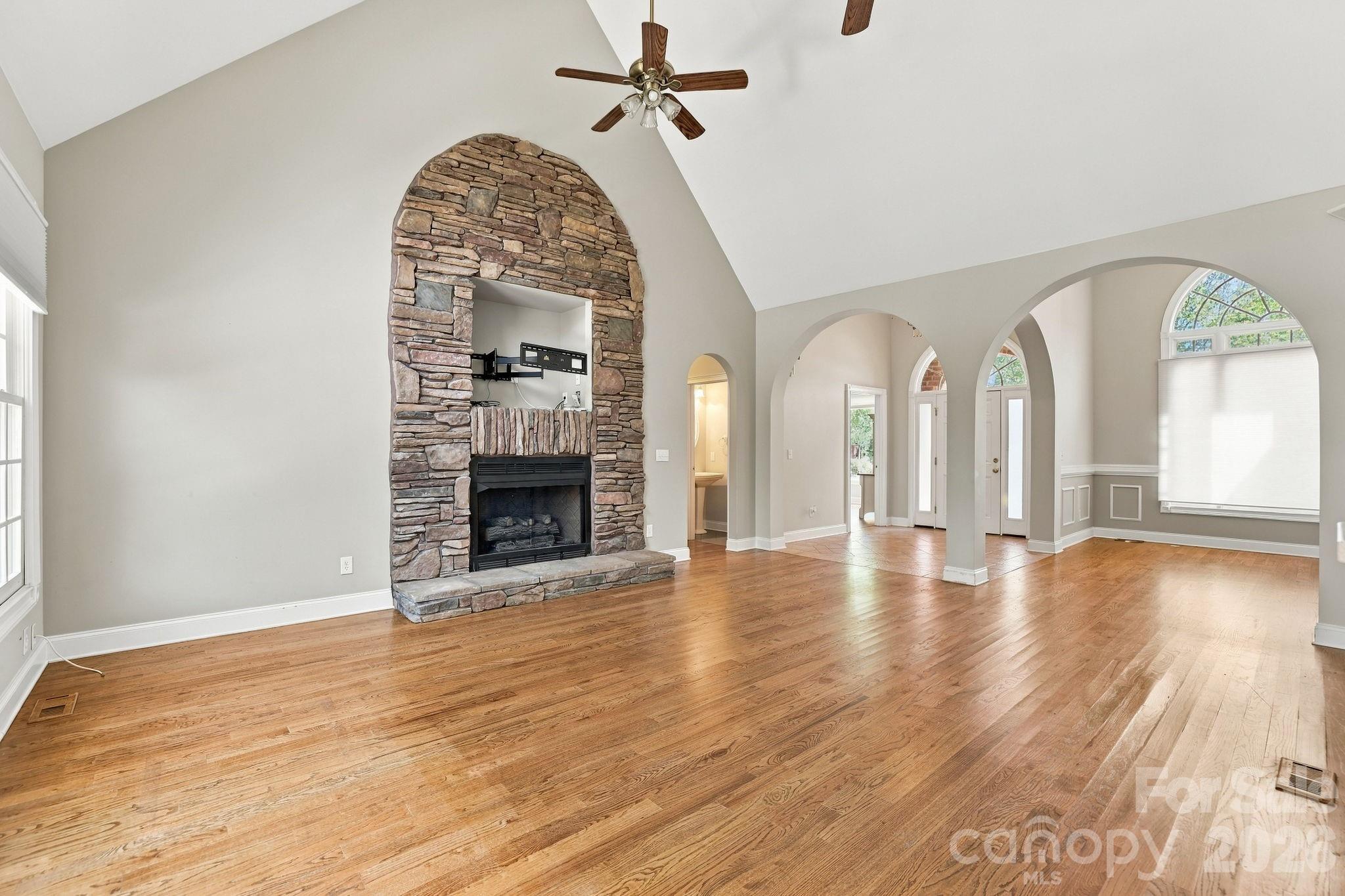 Single Family Residence at 1304 Glenview Lane, Rock Hill, photo 7 of 48