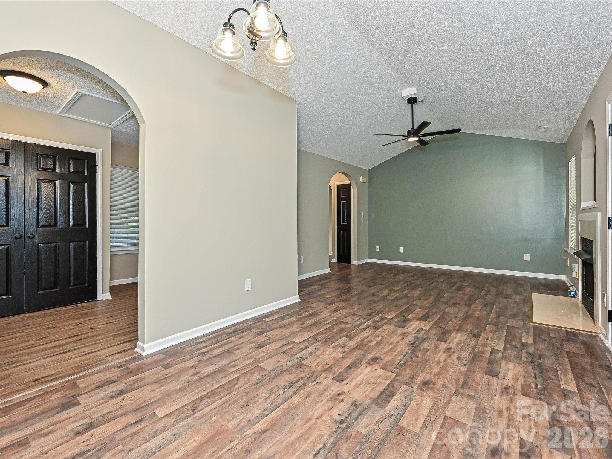 Single Family Residence at 4621 Victory Lane, Charlotte, photo 4 of 15