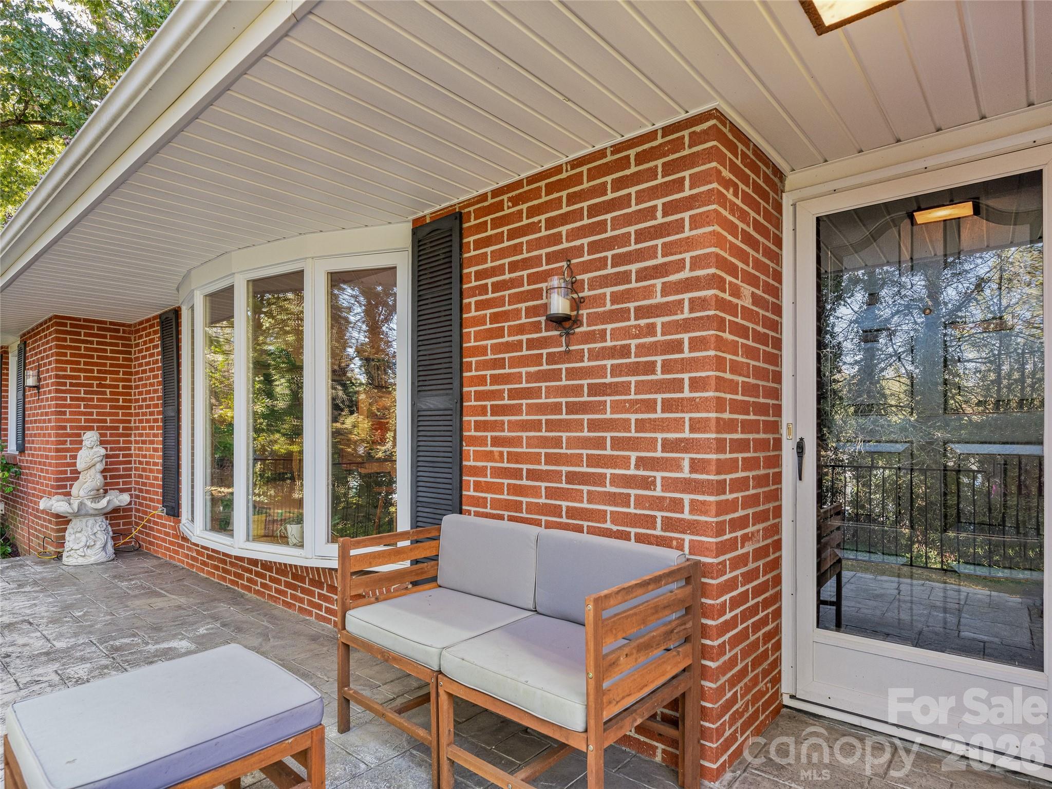 Single Family Residence at 8 Hummingbird Lane, Asheville, photo 7 of 47