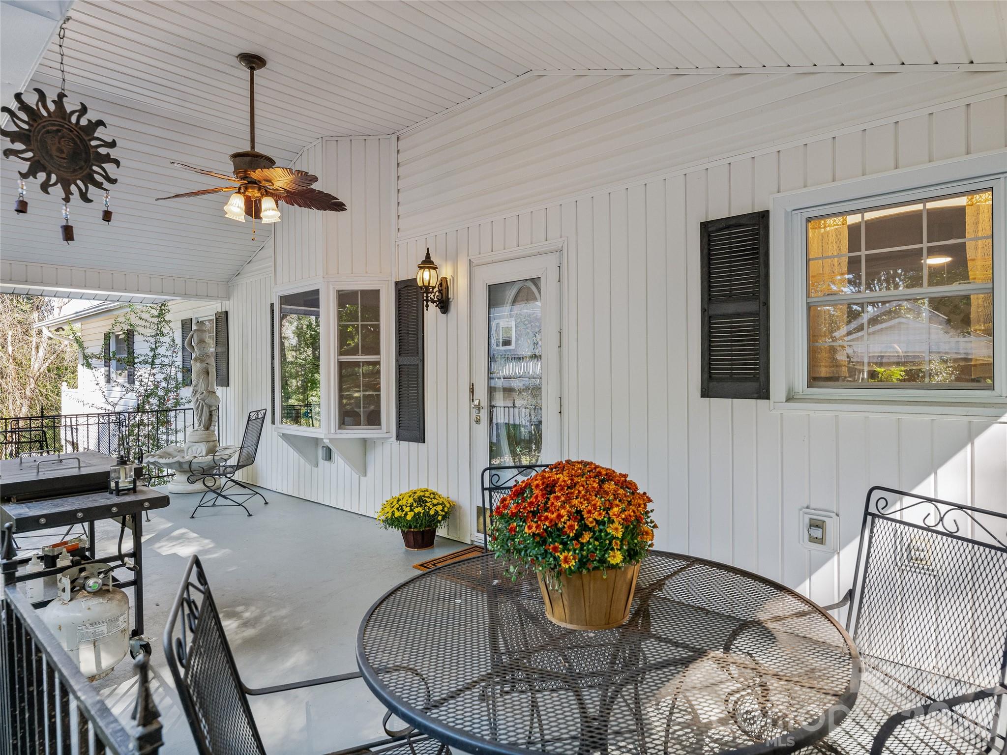 Single Family Residence at 8 Hummingbird Lane, Asheville, photo 30 of 47