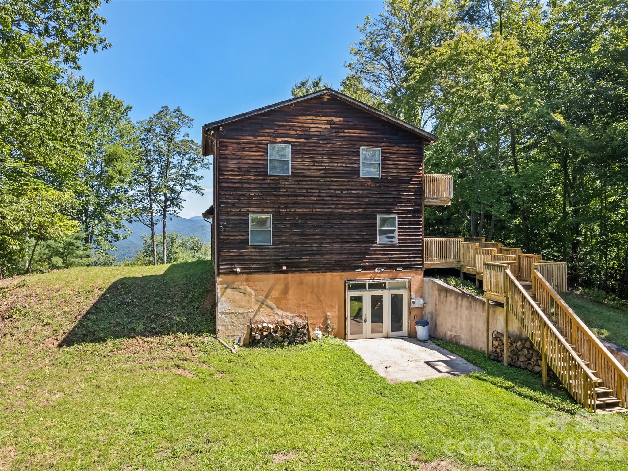 Single Family Residence at 10435 White Oak Road, Waynesville, photo 6 of 48