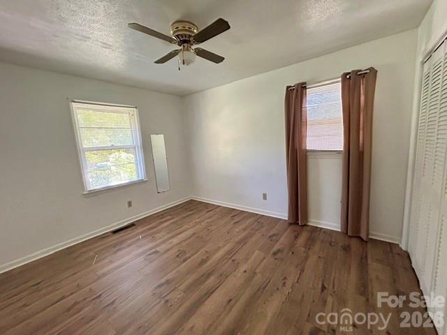 Single Family Residence at 215 Norleon Avenue, Hendersonville, photo 6 of 17