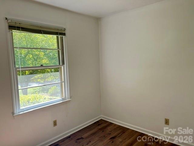 Single Family Residence at 215 Norleon Avenue, Hendersonville, photo 8 of 17