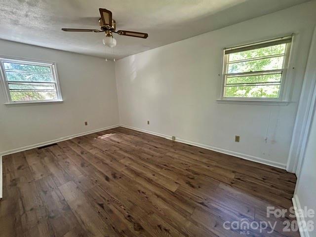 Single Family Residence at 215 Norleon Avenue, Hendersonville, photo 12 of 17
